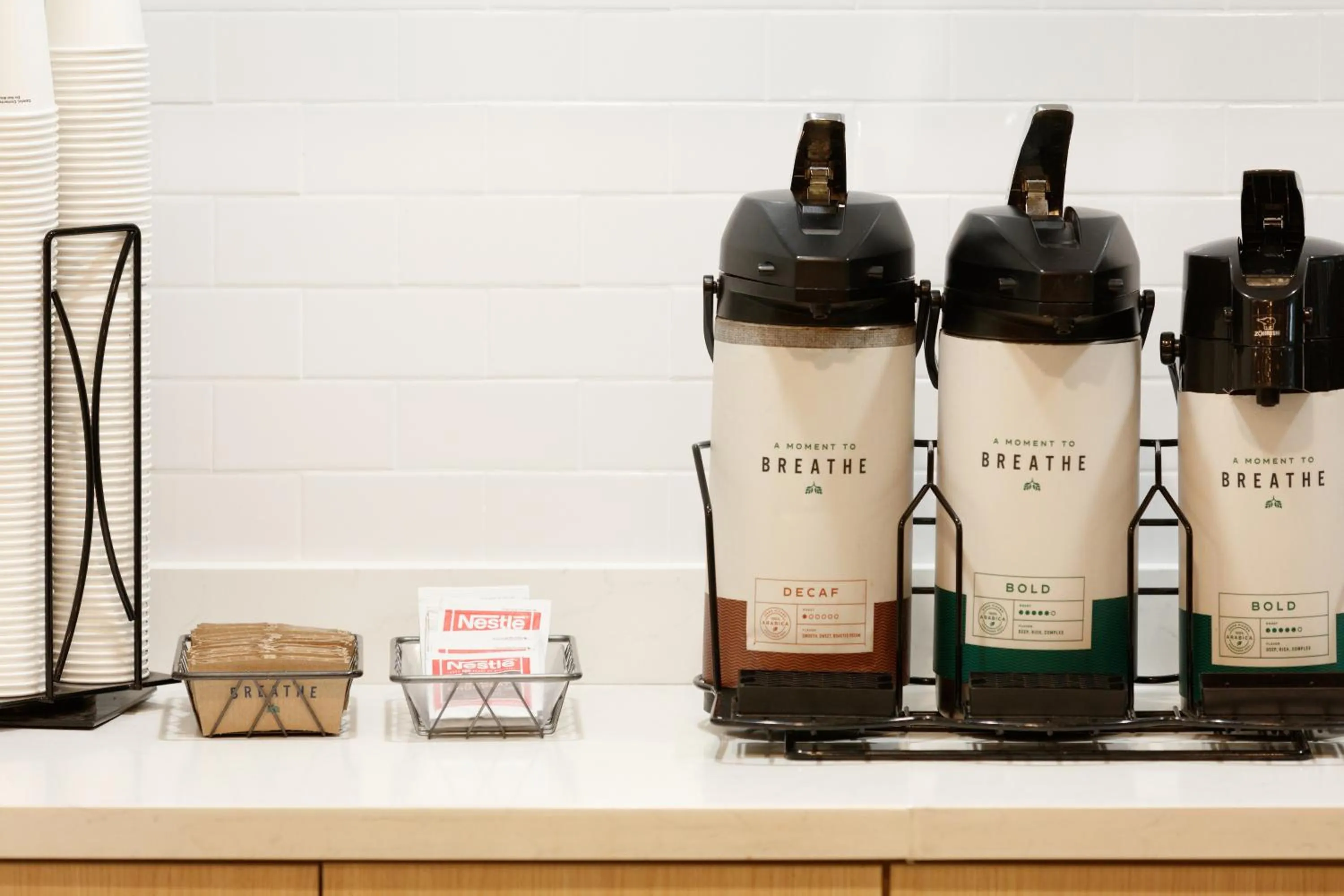 Coffee/tea facilities in Fairfield Inn & Suites by Marriott Miami Airport South