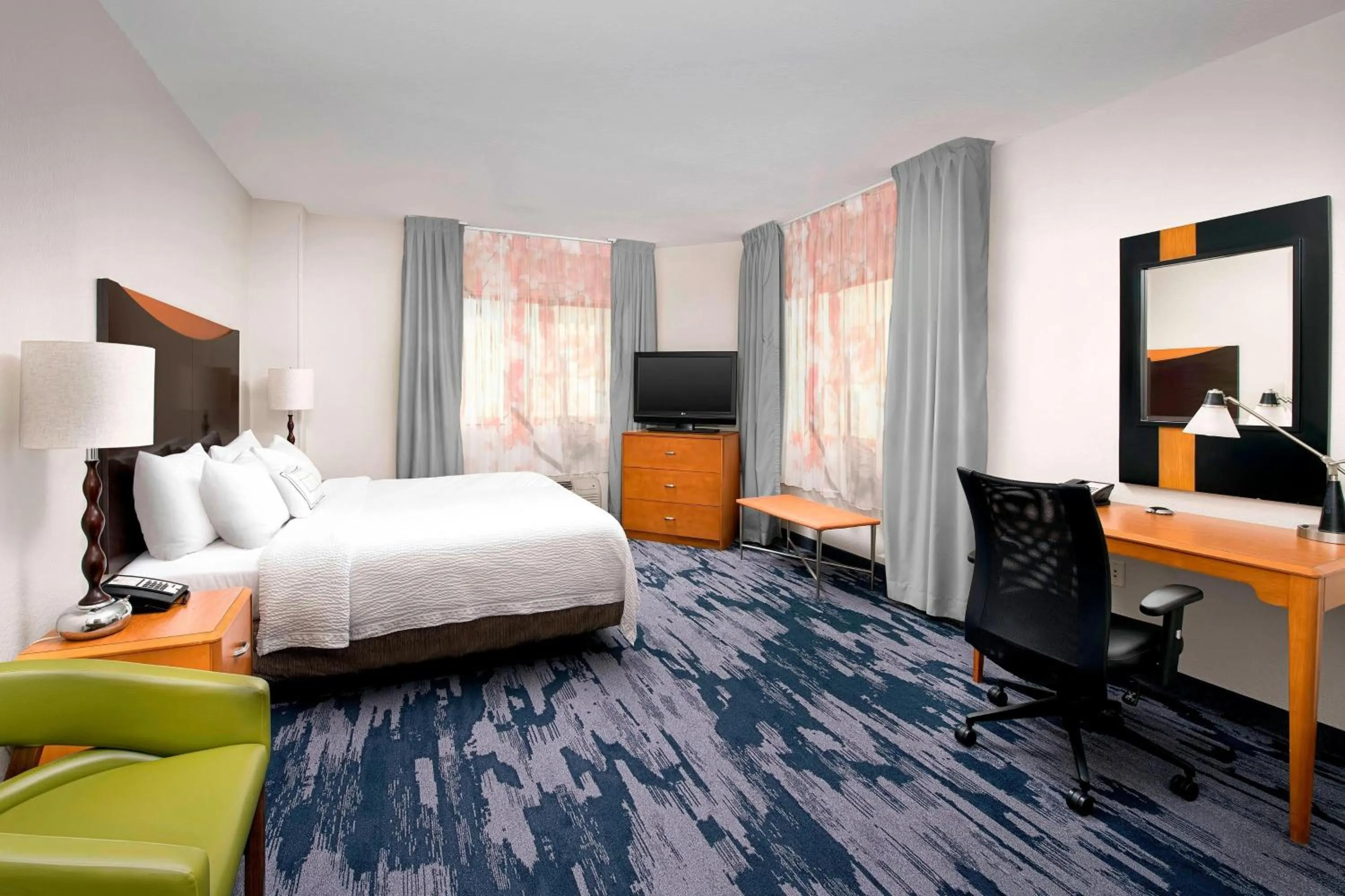 Photo of the whole room, Bed in Fairfield Inn & Suites by Marriott Miami Airport South