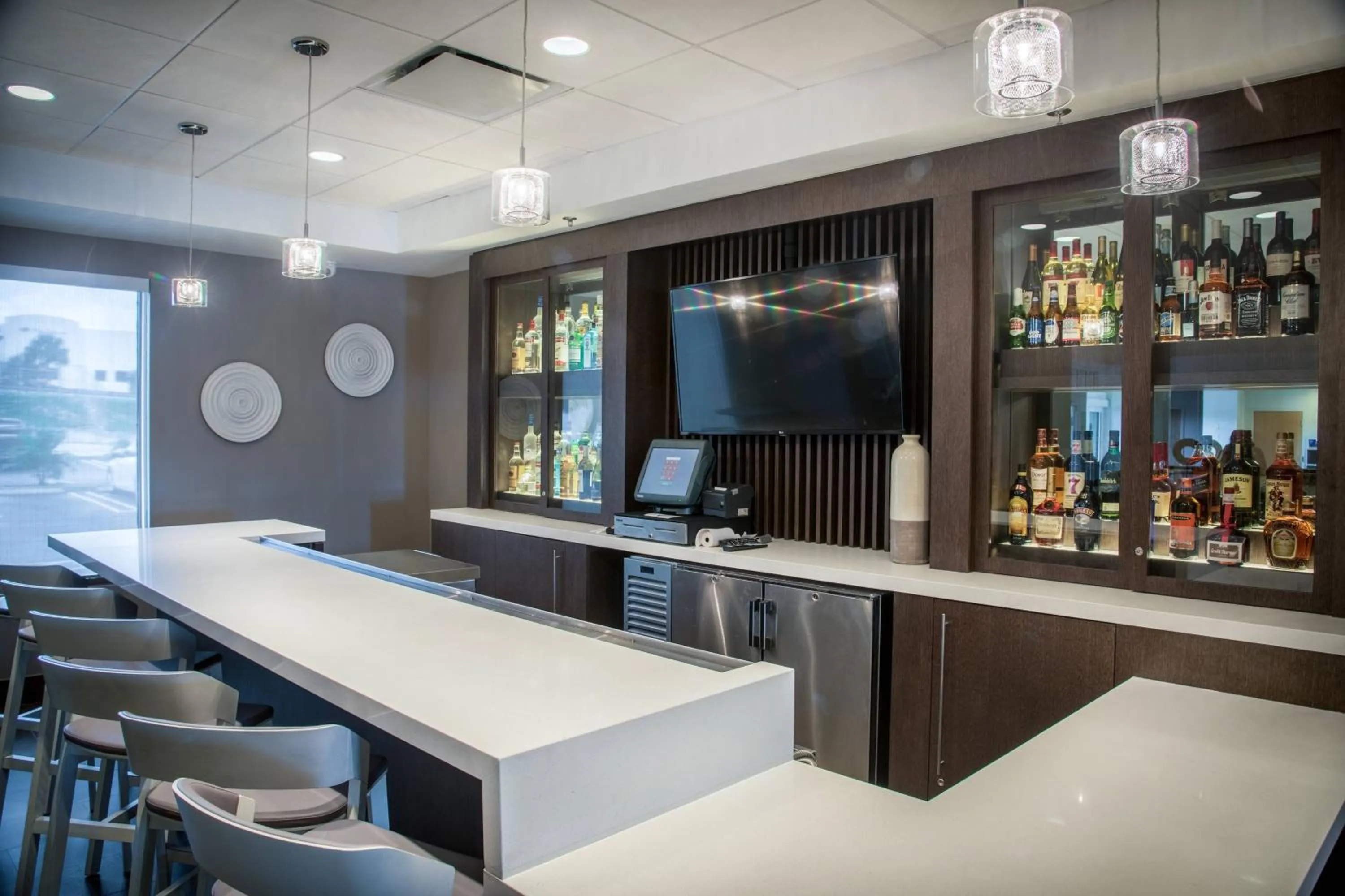 Lounge or bar in SpringHill Suites by Marriott Miami Airport South Blue Lagoon Area