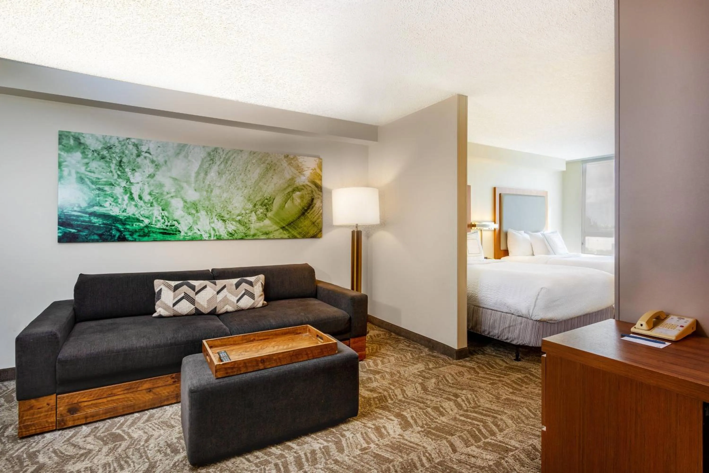 Living room, Bed in SpringHill Suites by Marriott Miami Airport South Blue Lagoon Area