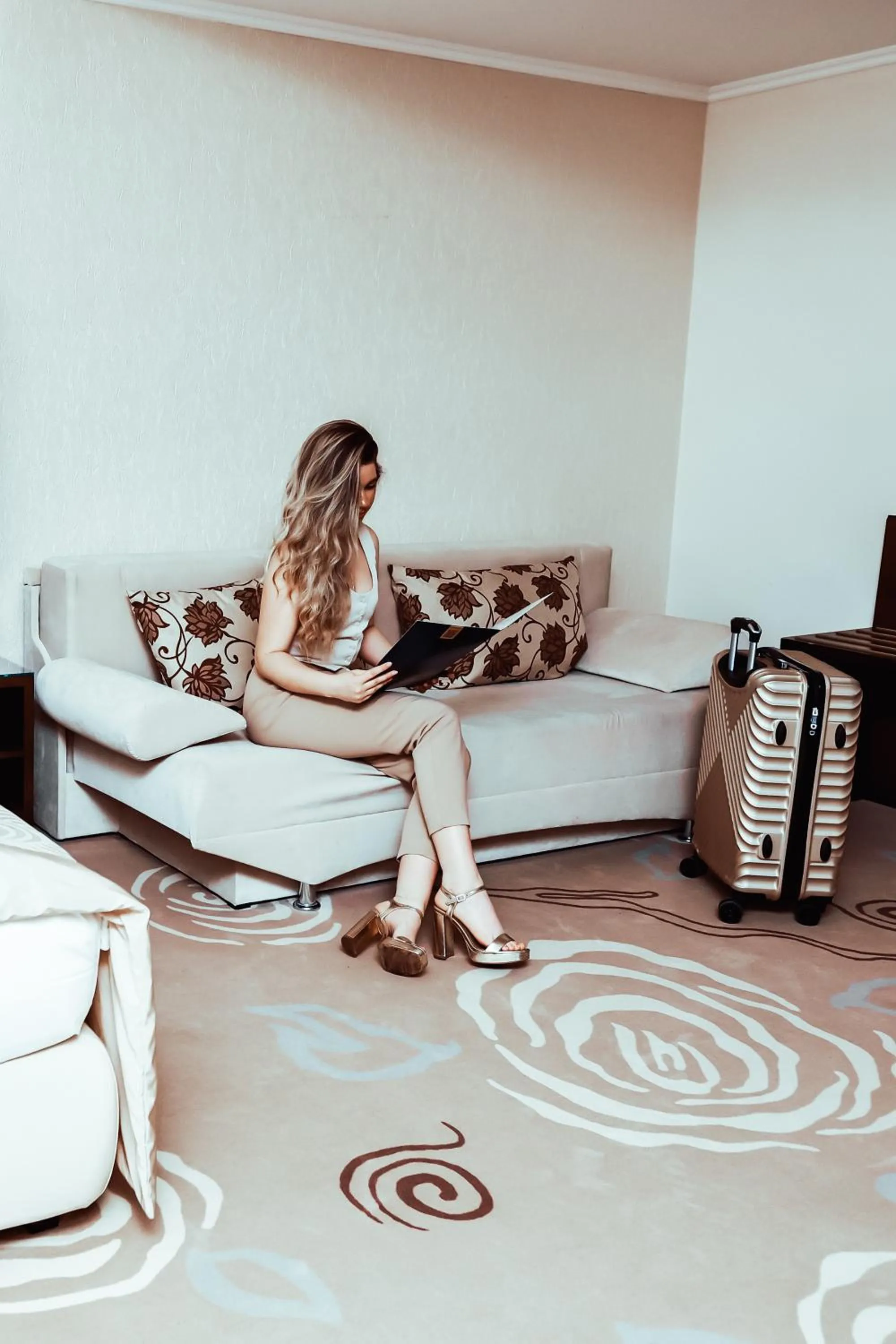 People in Grand Hotel Coroana