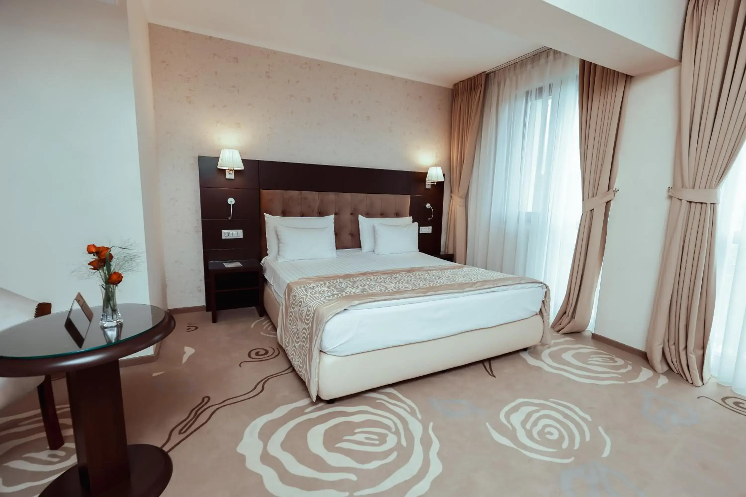 Double Room - single occupancy in Grand Hotel Coroana Double Room - single occupancy in Grand Hotel Coroana