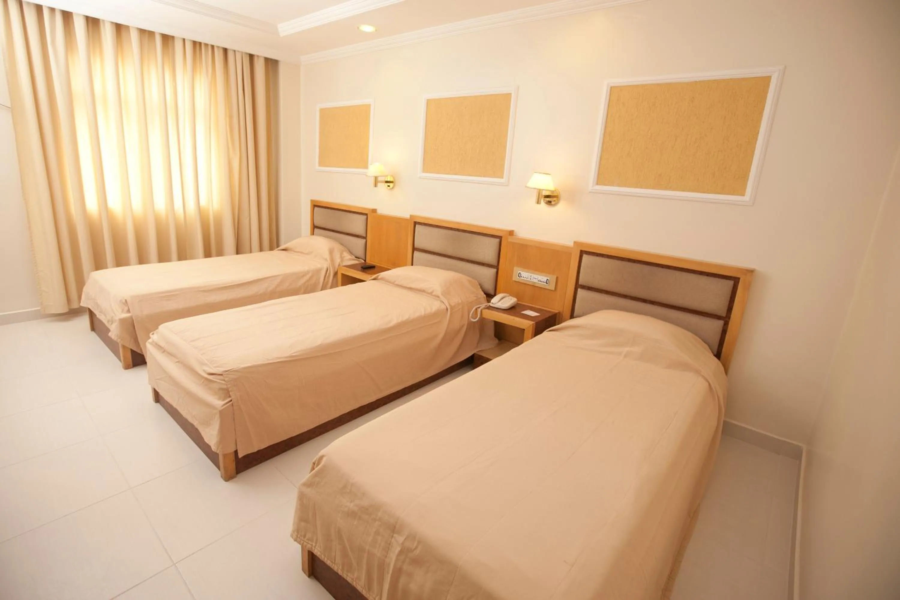 Photo of the whole room, Bed in Hotel Windsor