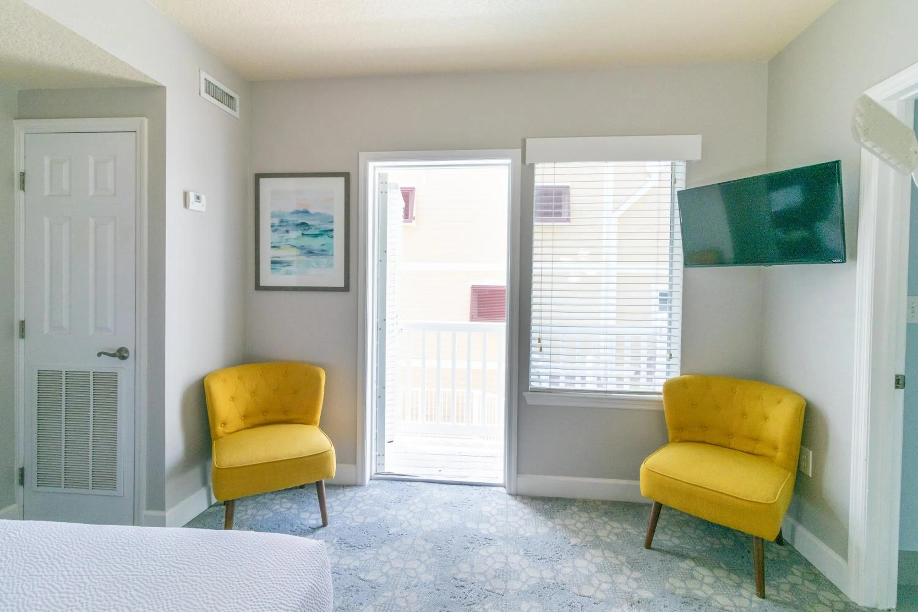 Bed in Seaside Amelia Inn - Amelia Island