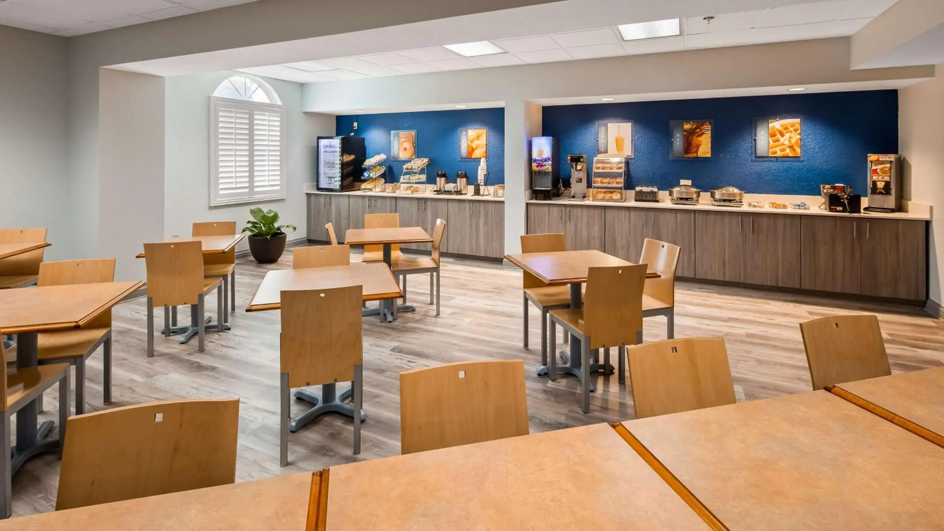 Restaurant/places to eat in Best Western Tampa Restaurant/places to eat in Best Western Tampa