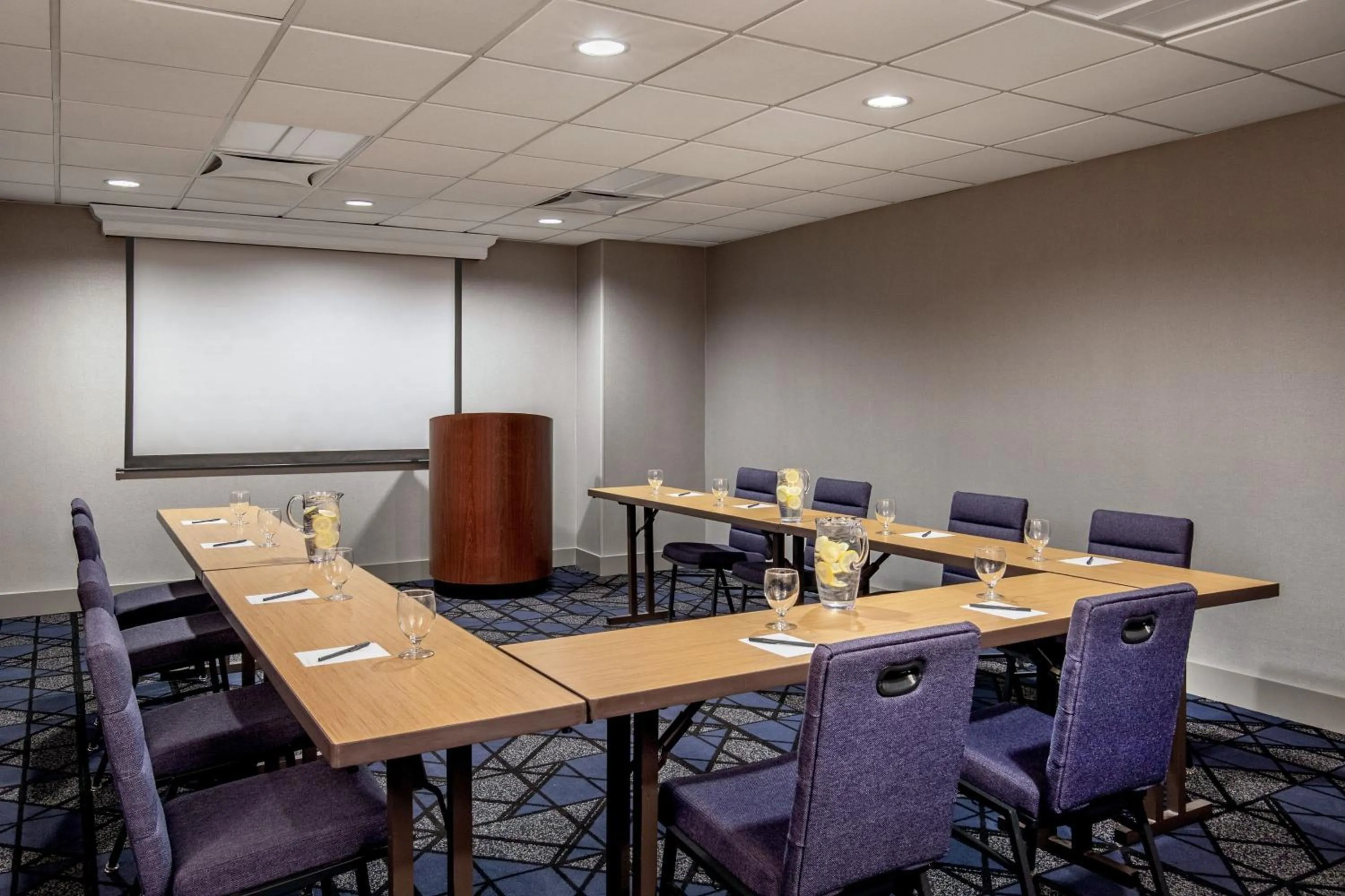 Meeting/conference room in Courtyard Boston Marlborough