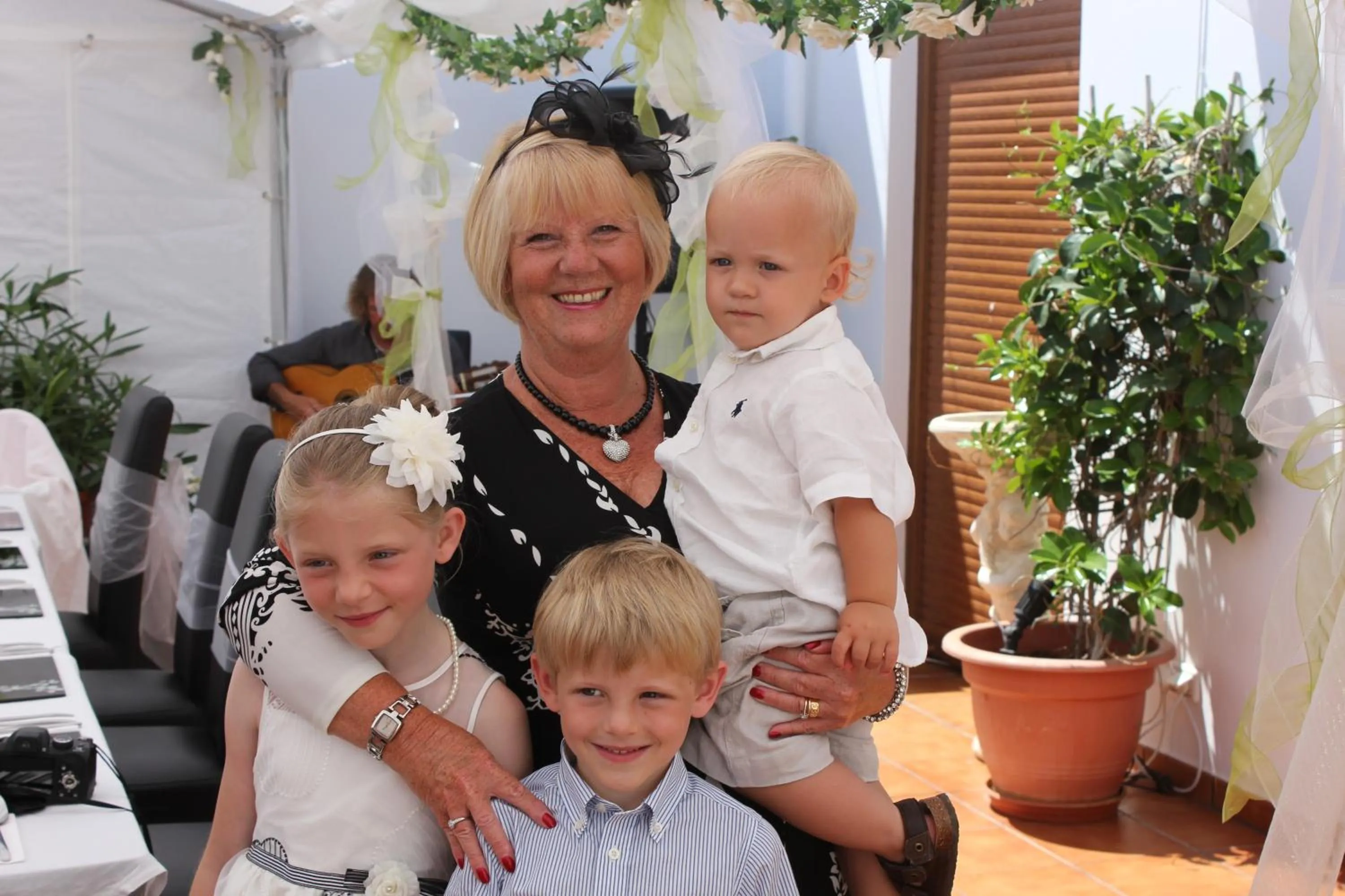 People in Hotel La Casa