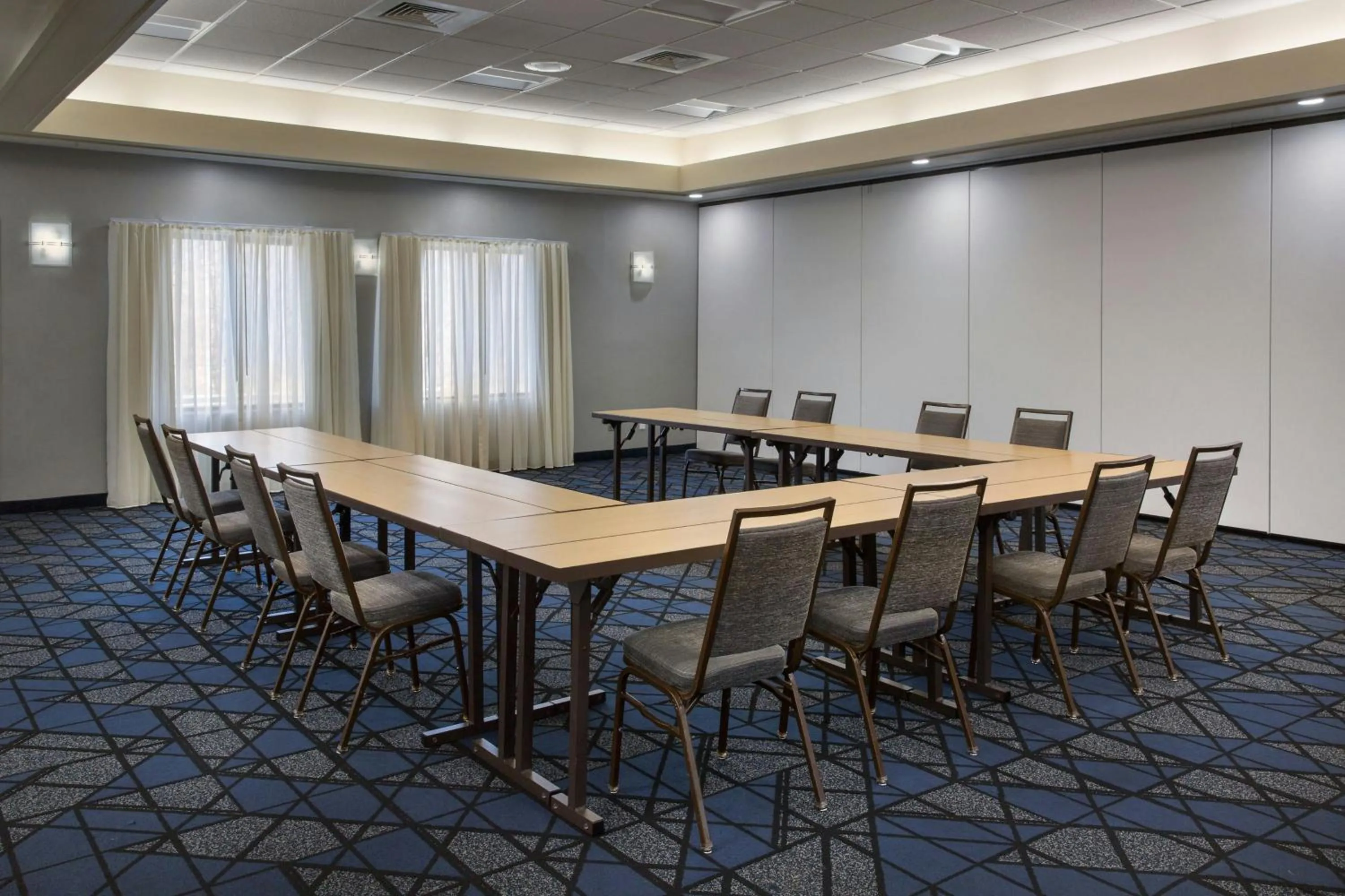 Meeting/conference room in Courtyard by Marriott New Haven Orange