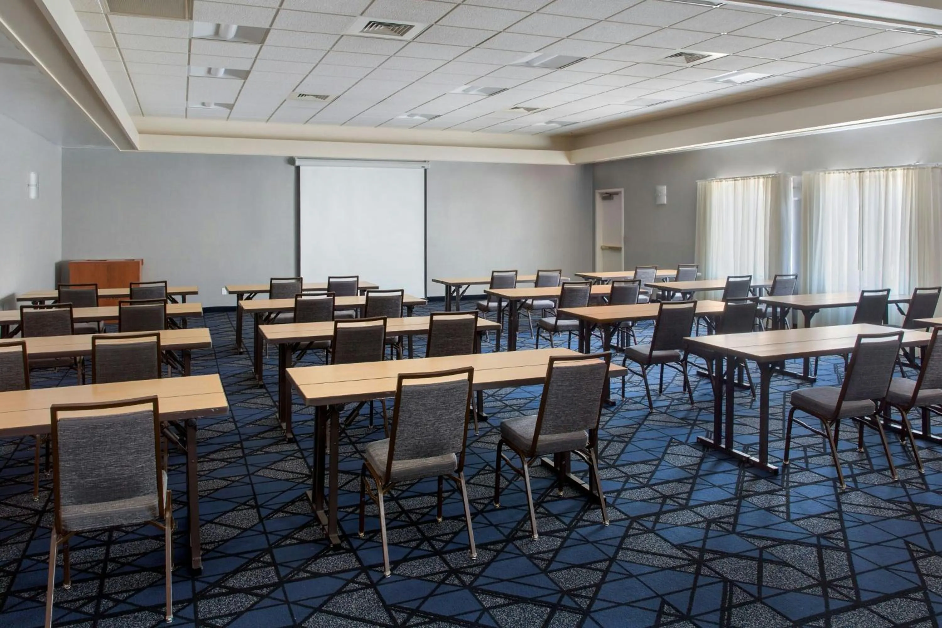 Meeting/conference room in Courtyard by Marriott New Haven Orange
