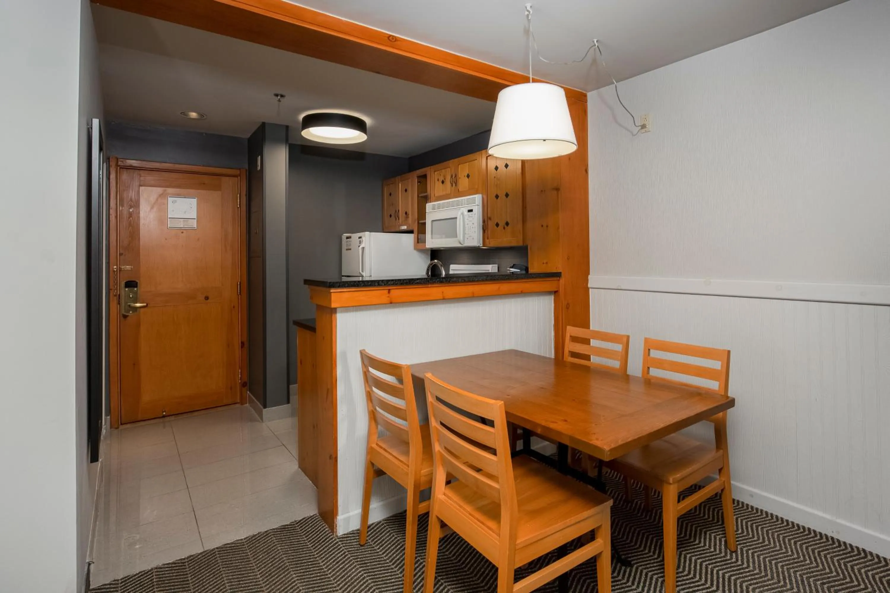 Kitchen or kitchenette in Lodge de la Montagne