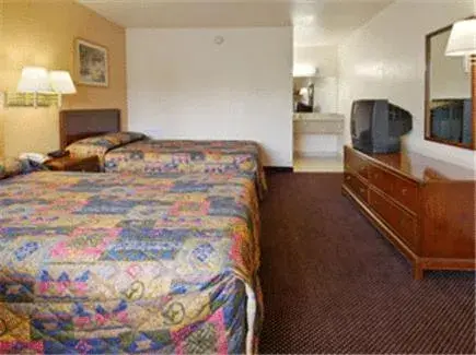 Bedroom, Bed in Belmont Inn and Suites Bedroom, Bed in Belmont Inn and Suites