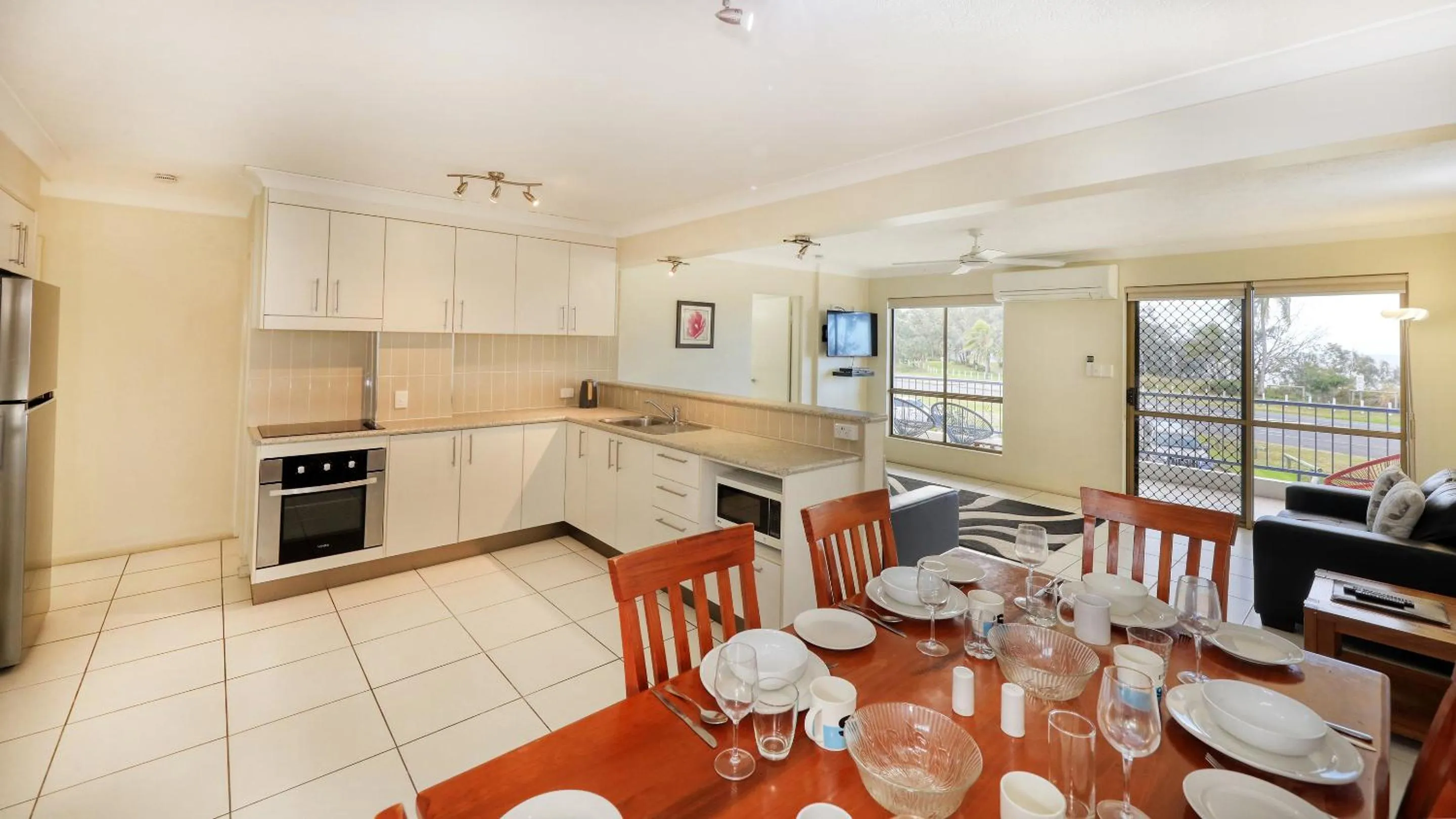Kitchen or kitchenette in L'Amor Holiday Apartments