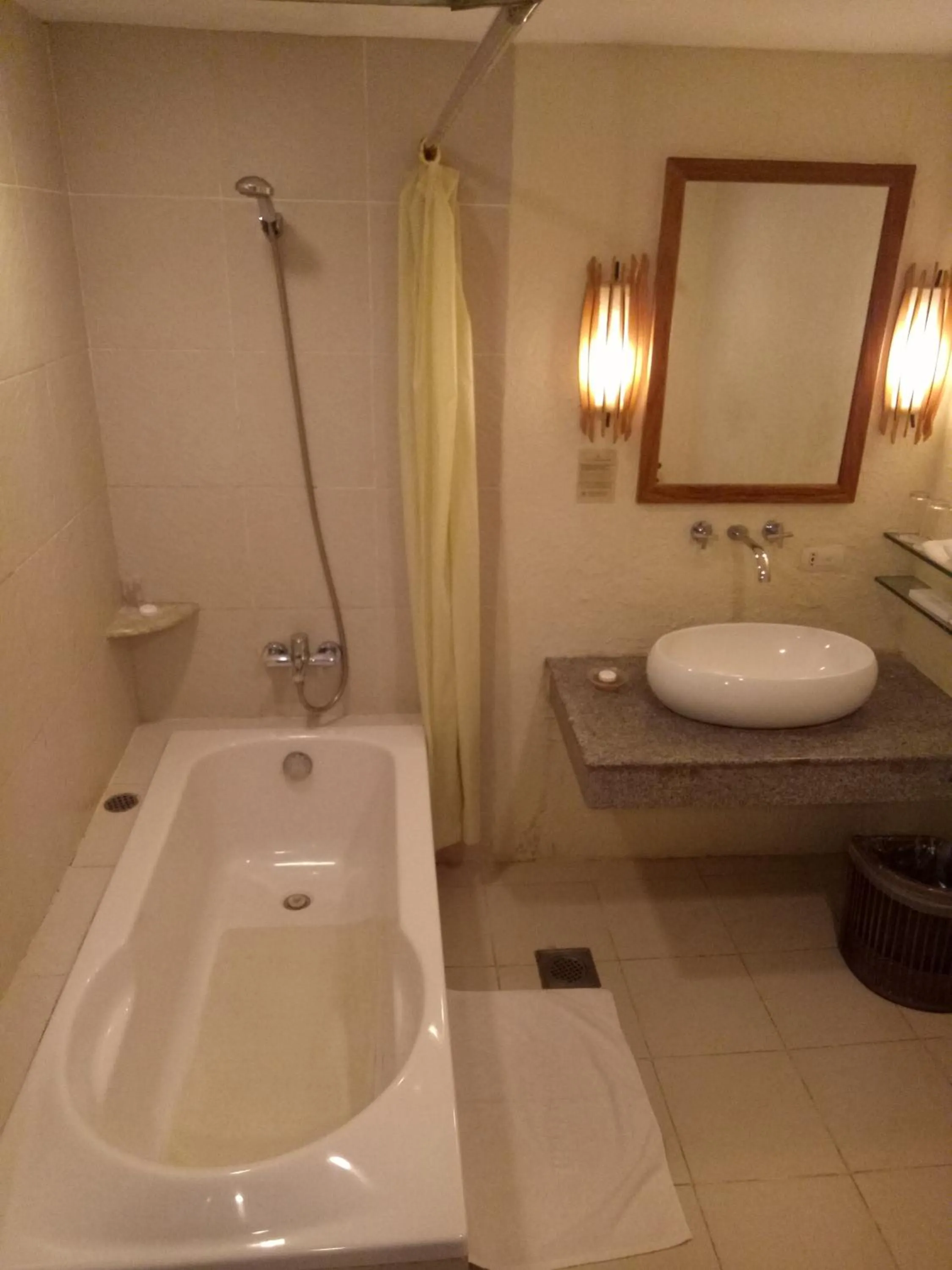 Bathroom in Bluewater Maribago Beach Resort