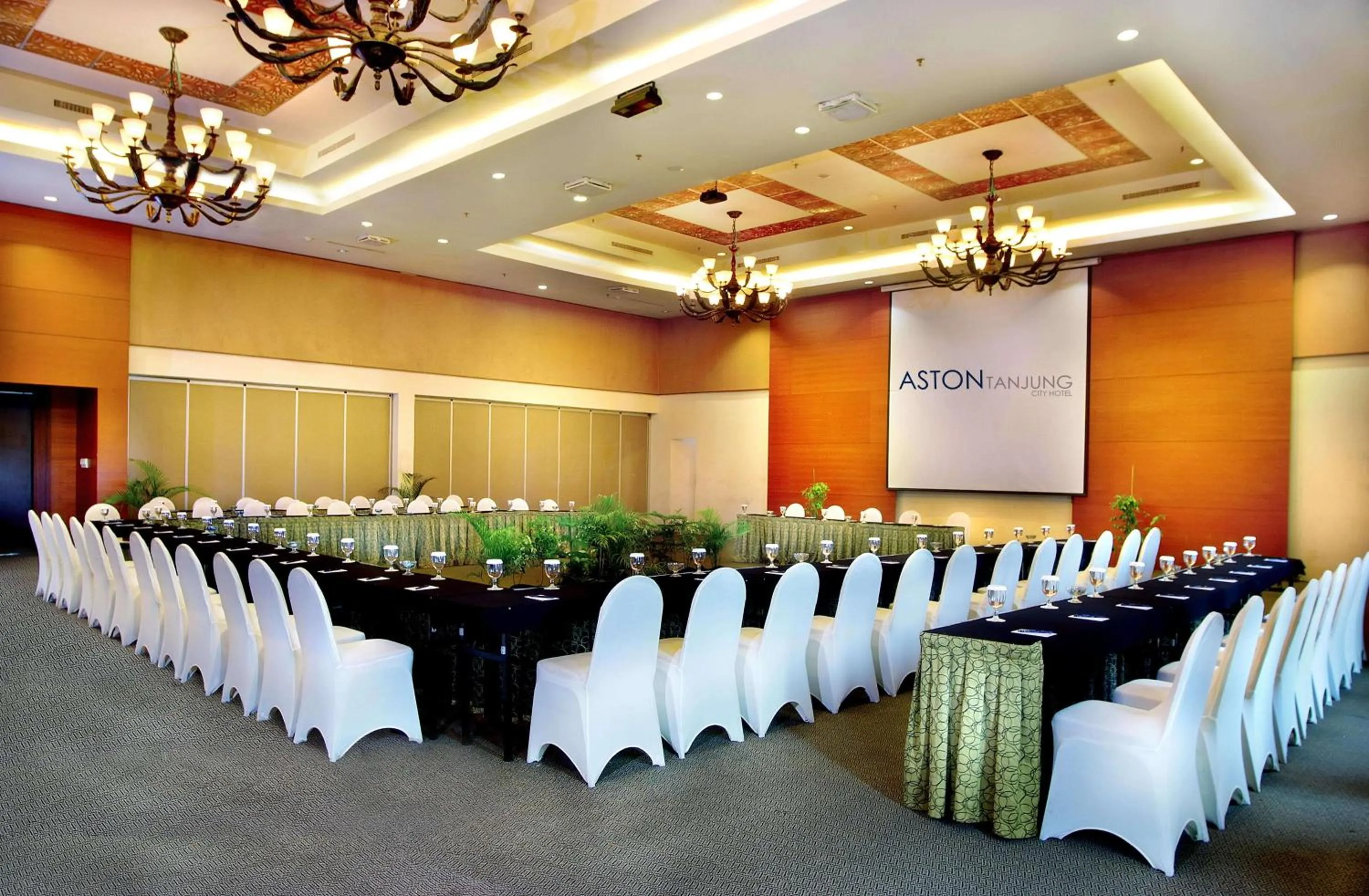 Meeting/conference room in Aston Tanjung City Hotel