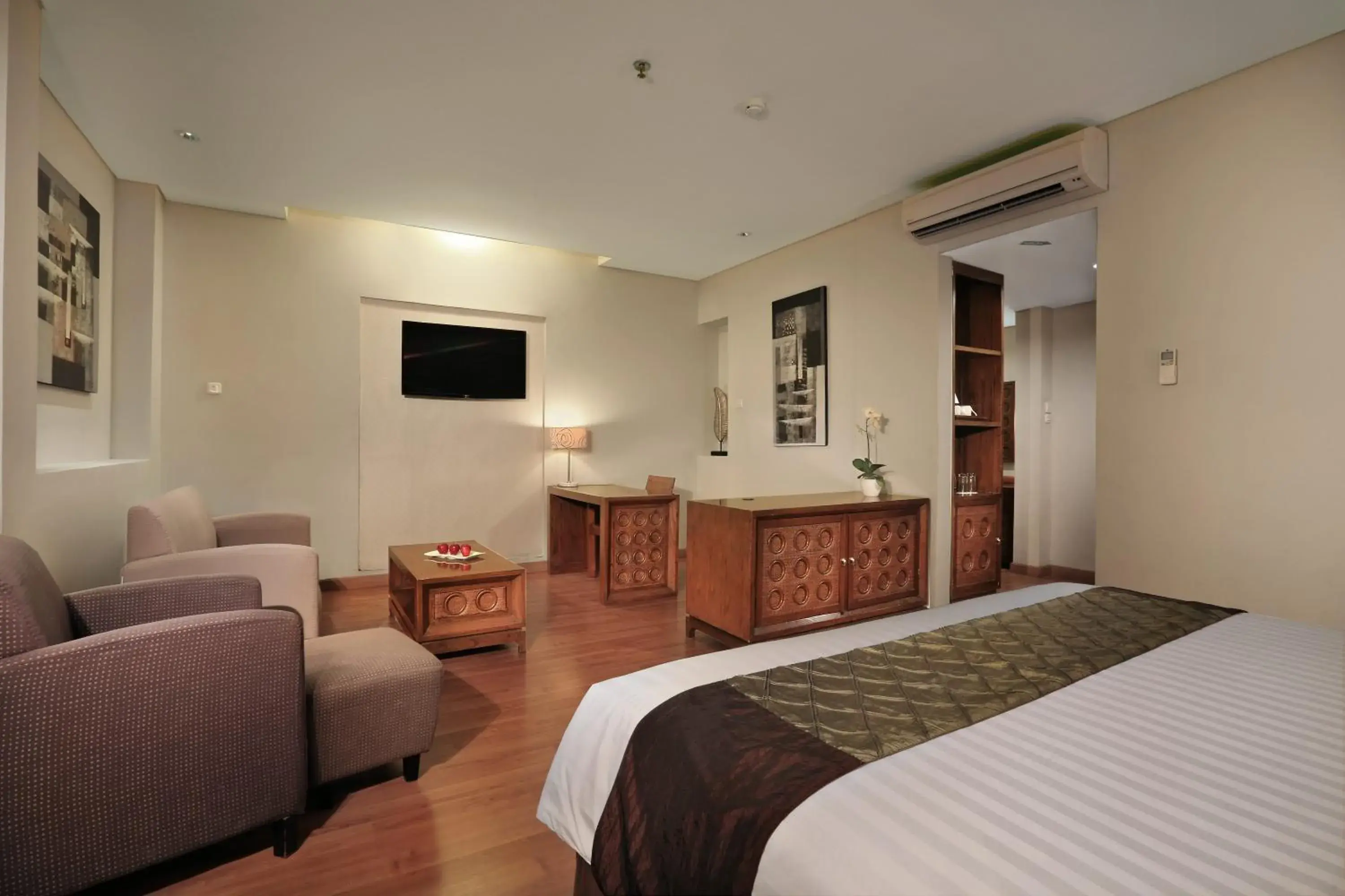 Junior Suite in Aston Tanjung City Hotel Junior Suite in Aston Tanjung City Hotel