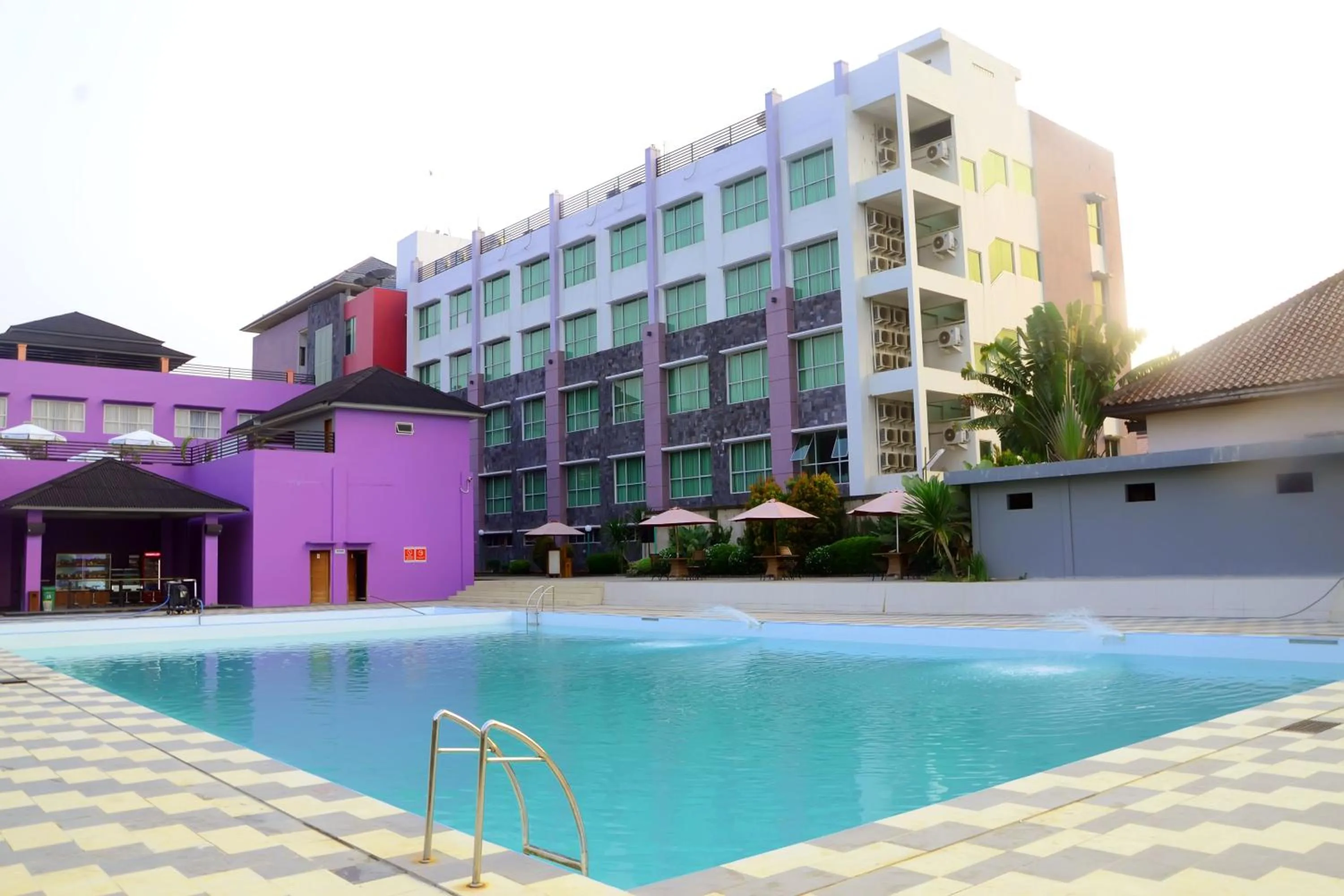 Swimming pool in Aston Tanjung City Hotel
