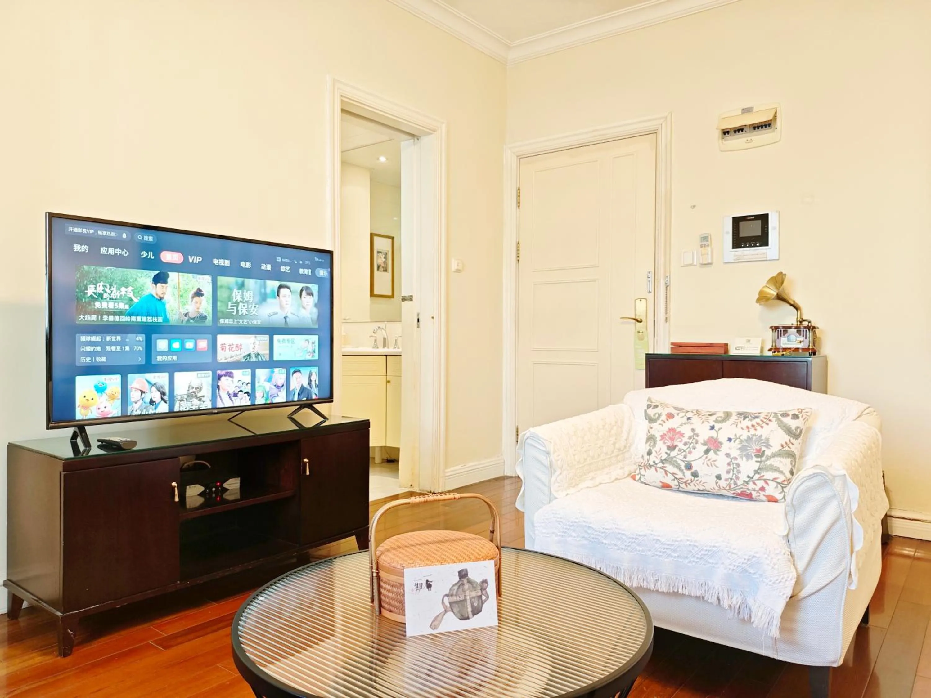 Bed in Ladoll Service Apartments