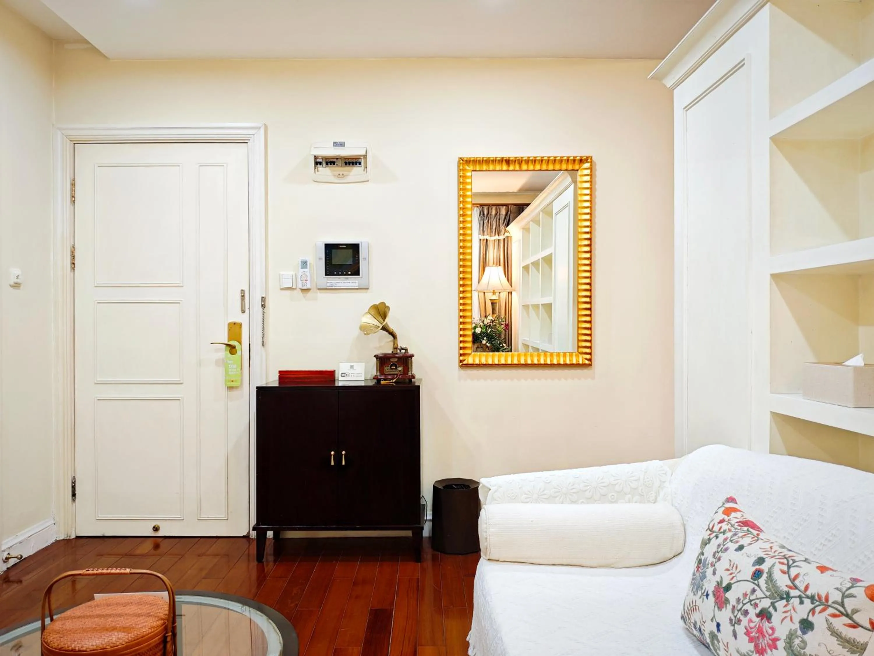 Ladoll Service Apartments