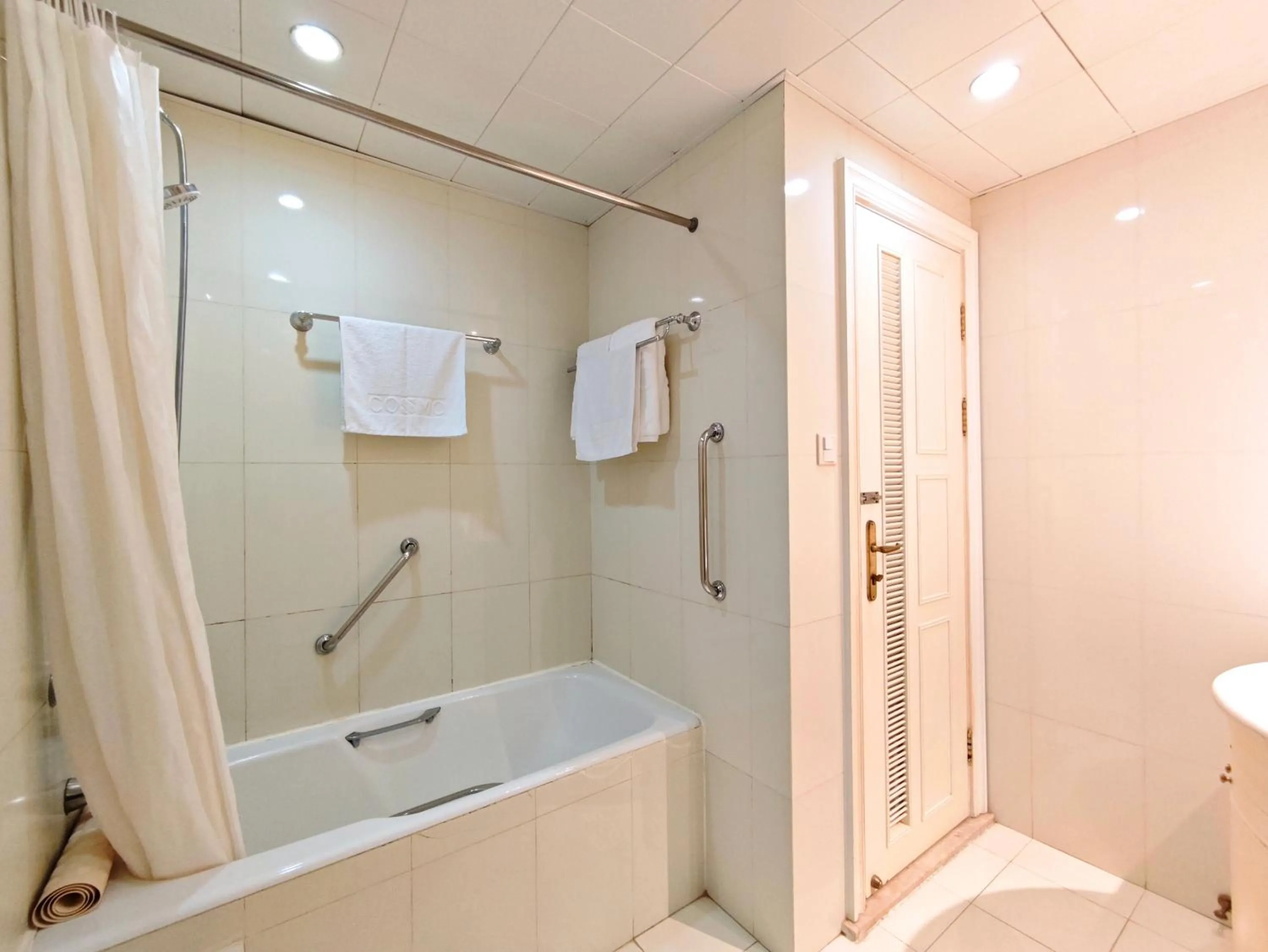 Ladoll Service Apartments