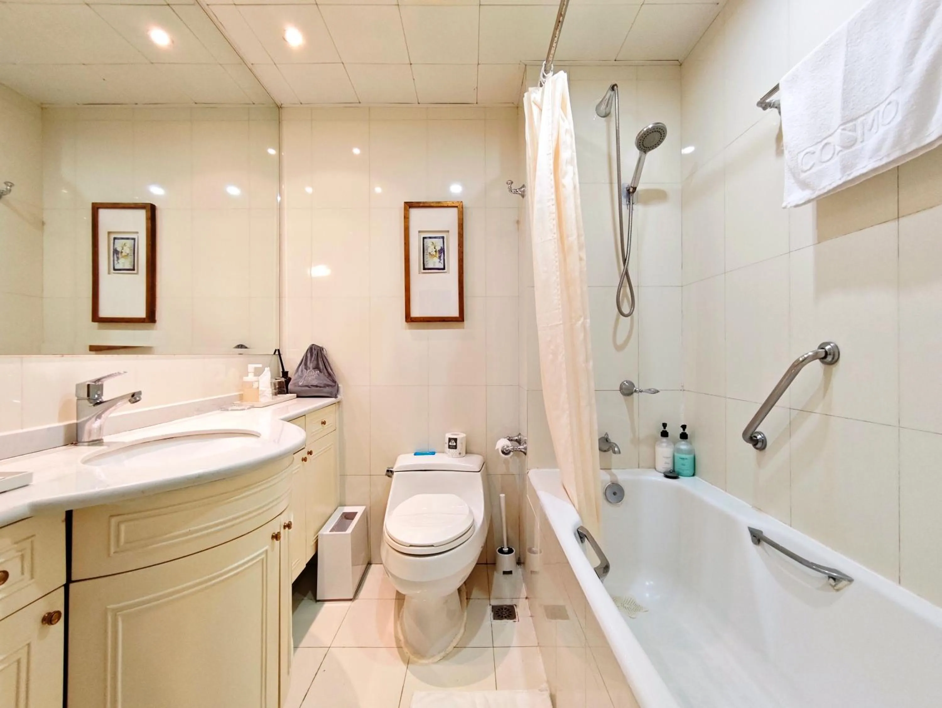 Ladoll Service Apartments