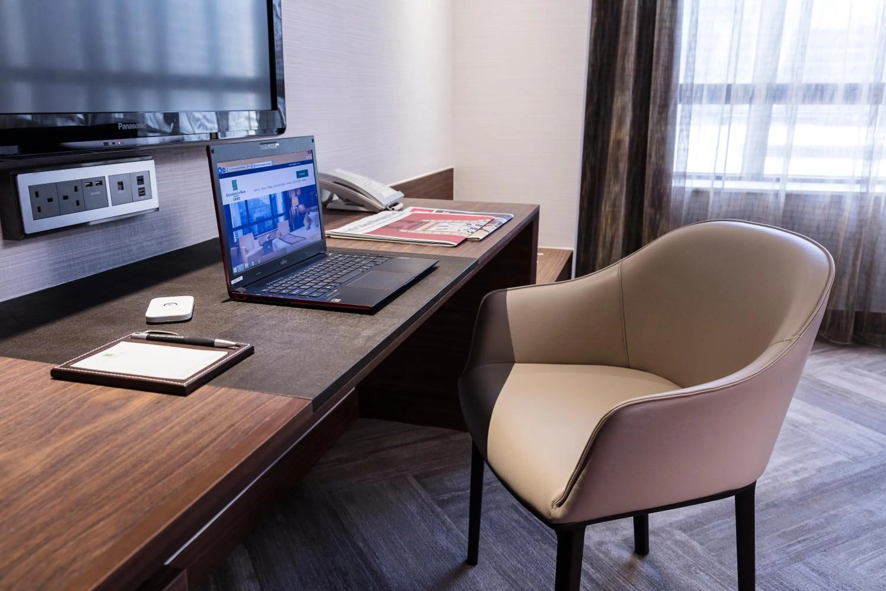 Bedroom in Gloucester Luk Kwok Hong Kong