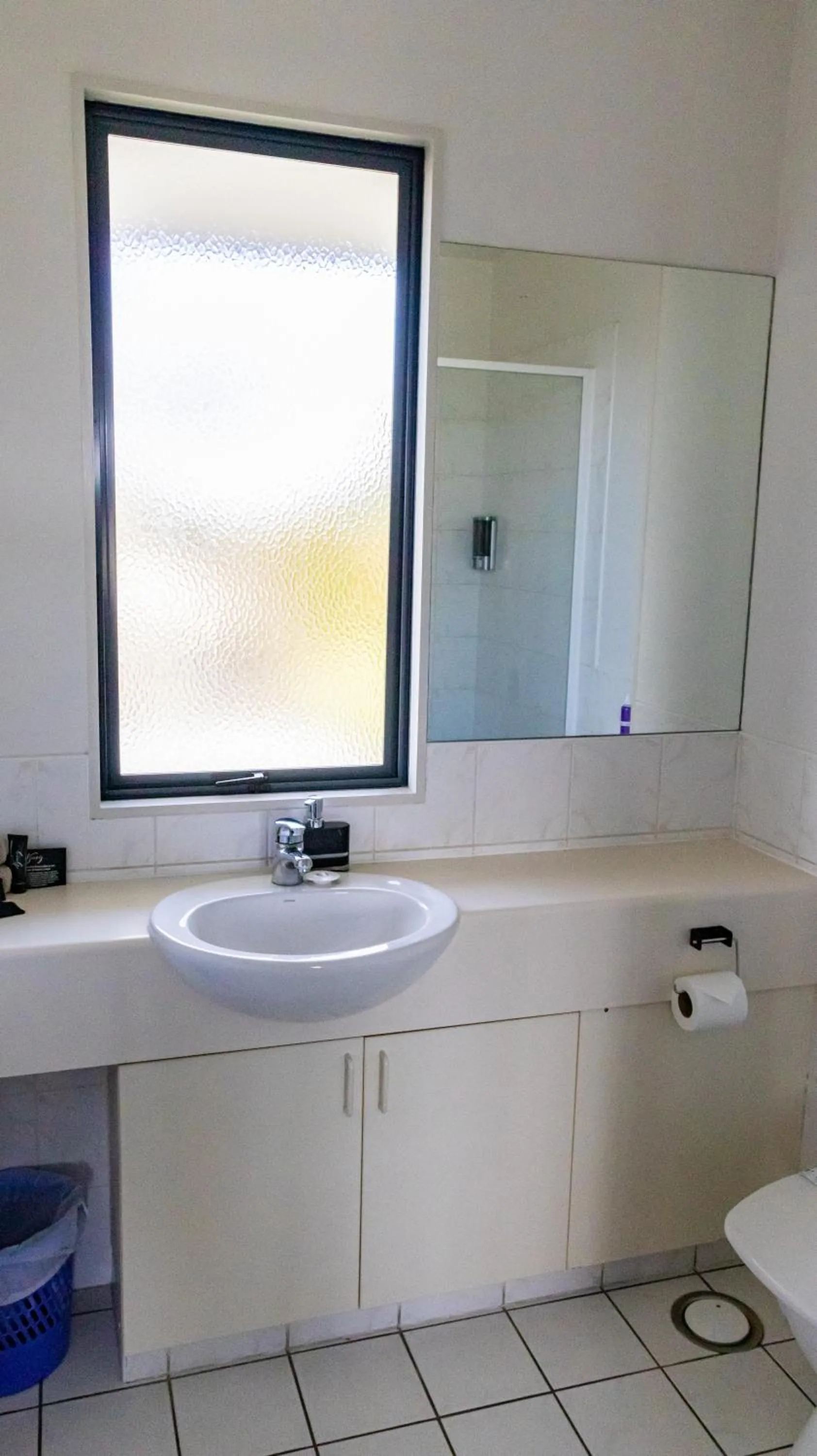 Bathroom in ASURE Phoenix Motor Inn