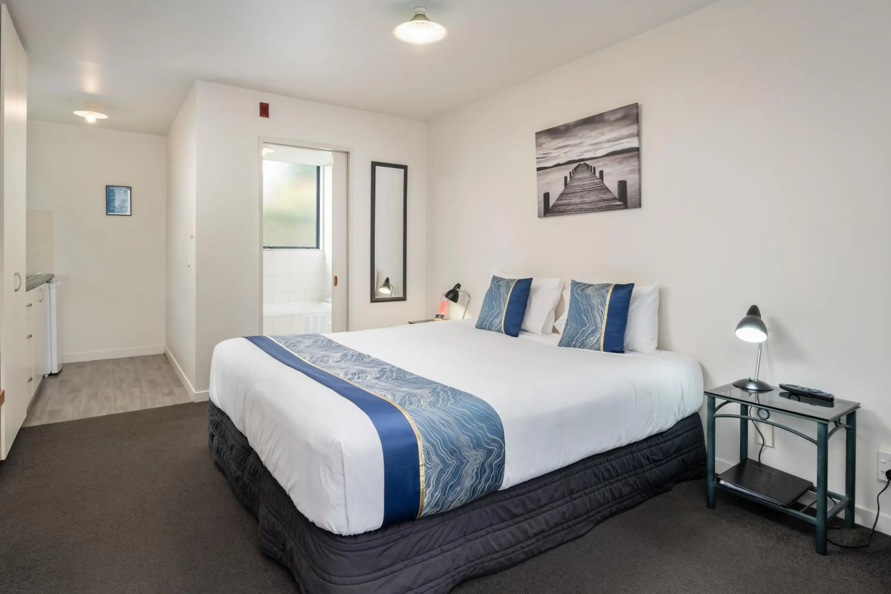 Bedroom, Bed in ASURE Phoenix Motor Inn