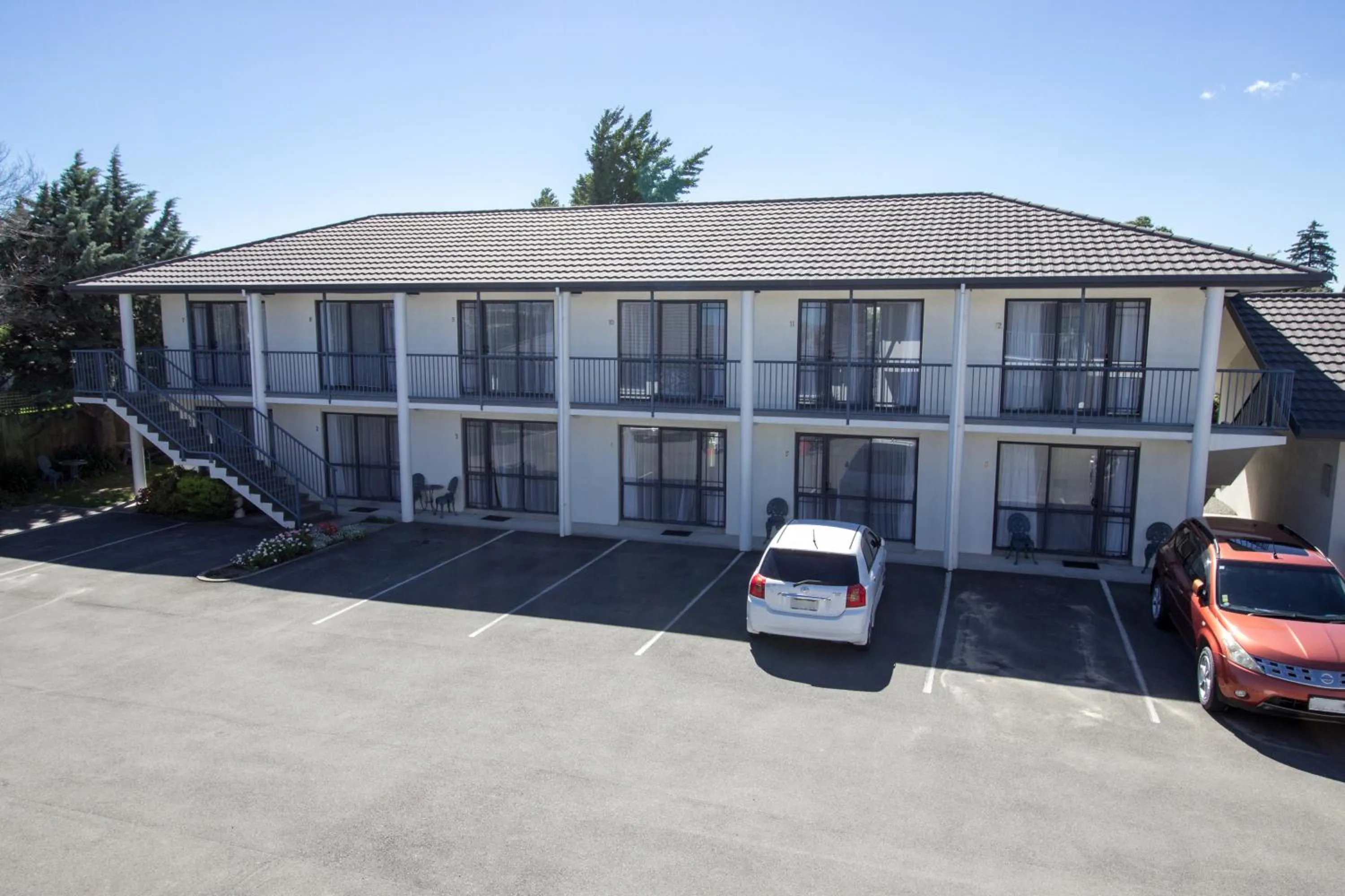 Property building in ASURE Phoenix Motor Inn