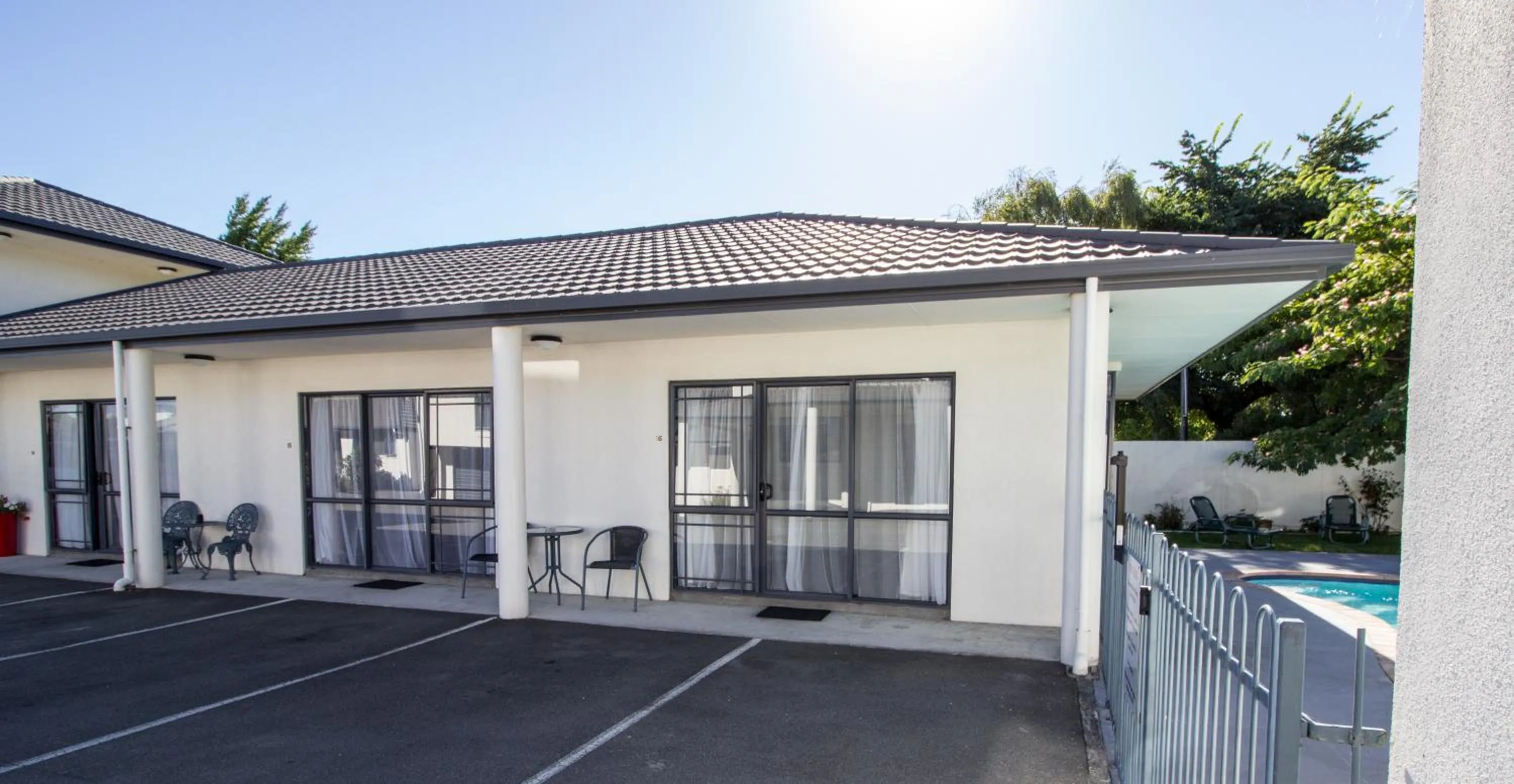 Property building in ASURE Phoenix Motor Inn