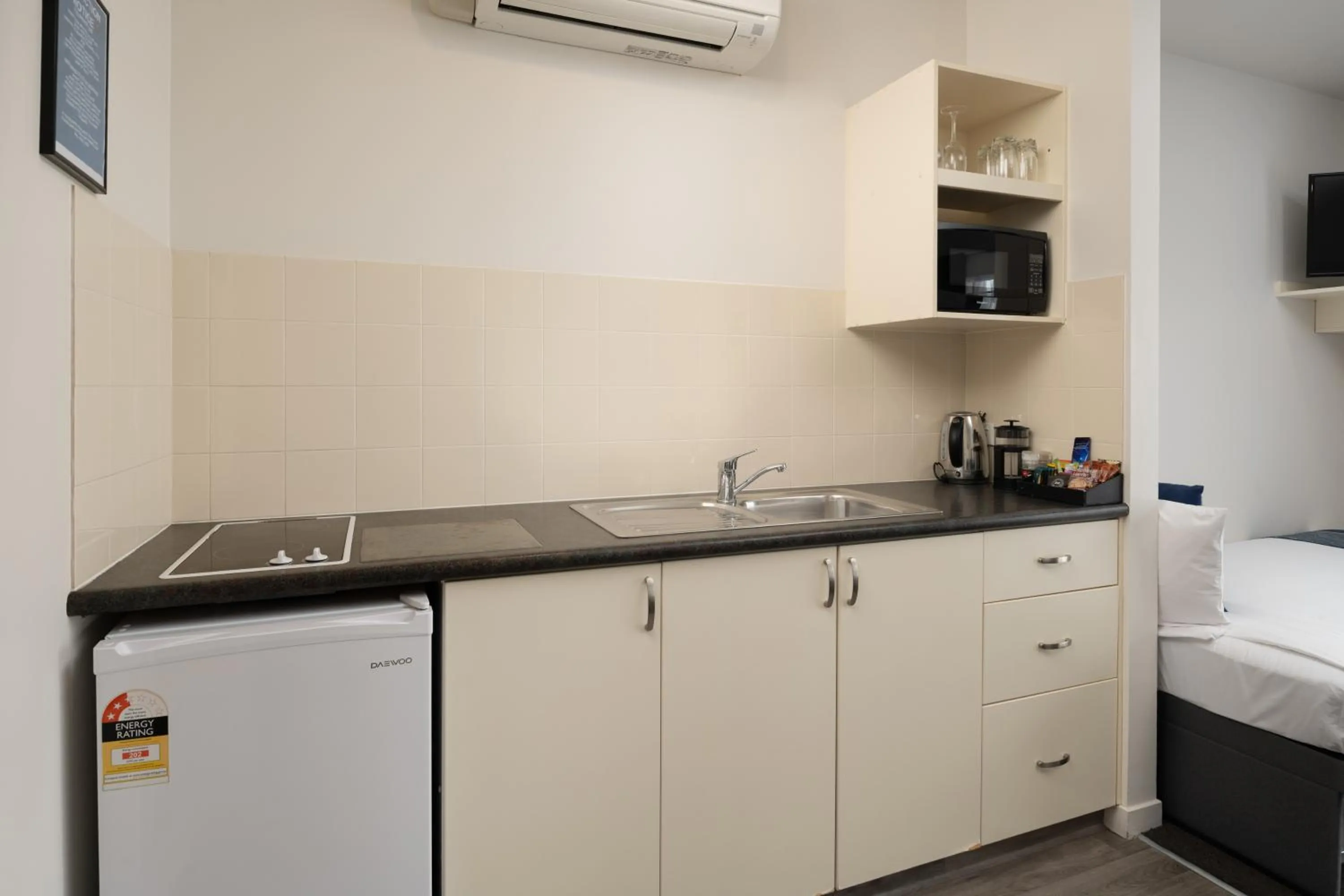 Coffee/tea facilities in ASURE Phoenix Motor Inn