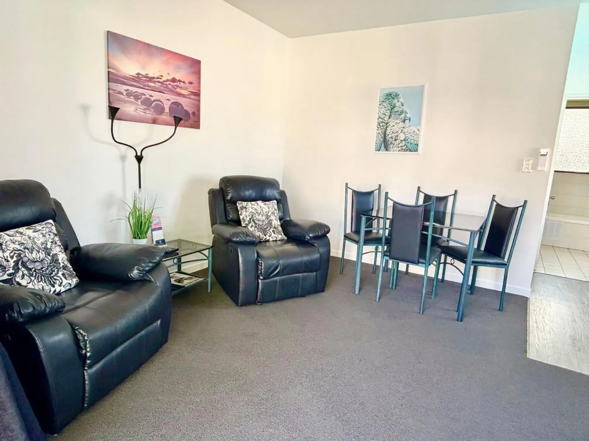 One-Bedroom Apartment in ASURE Phoenix Motor Inn One-Bedroom Apartment in ASURE Phoenix Motor Inn