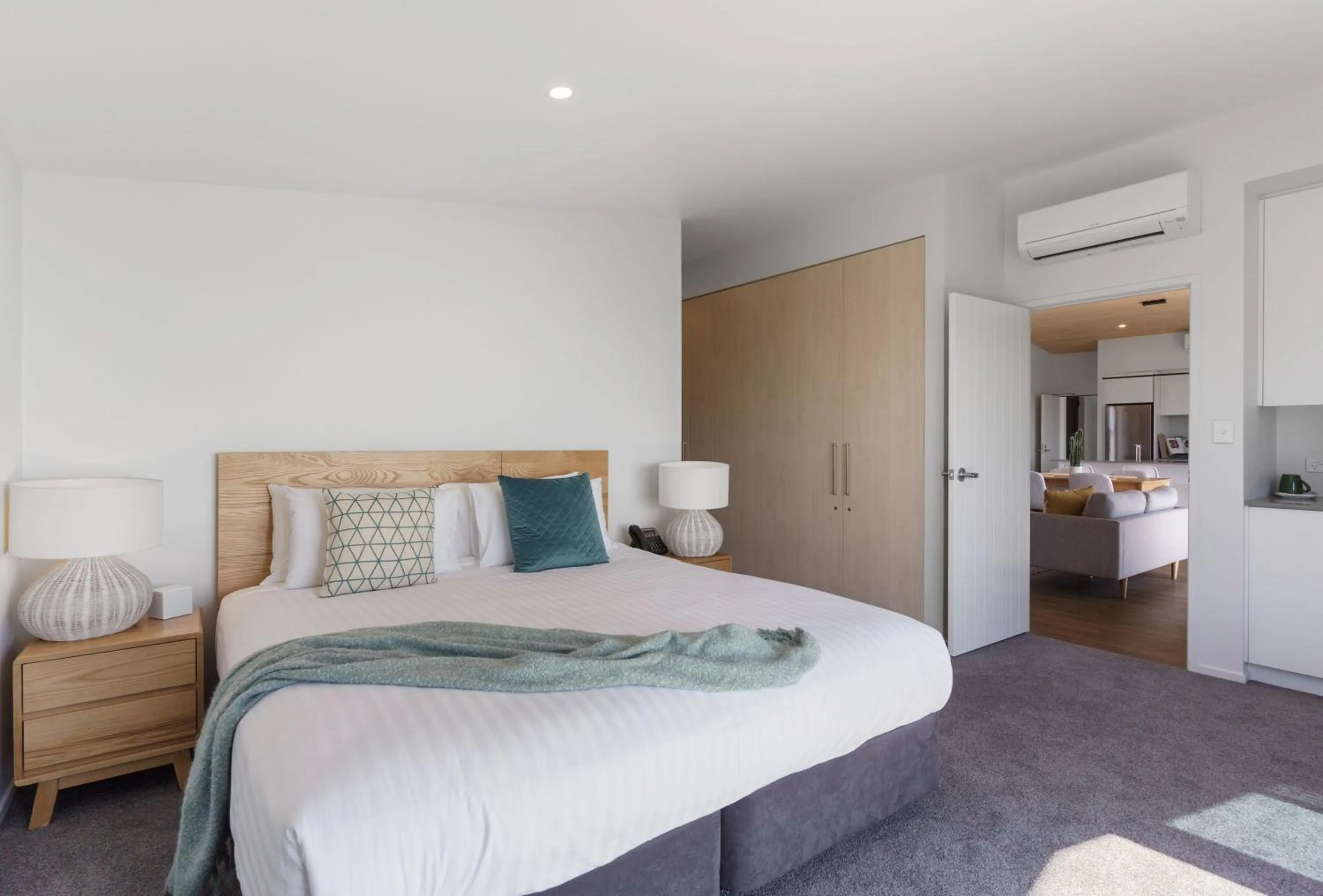 Bedroom, Bed in Castaways Resort