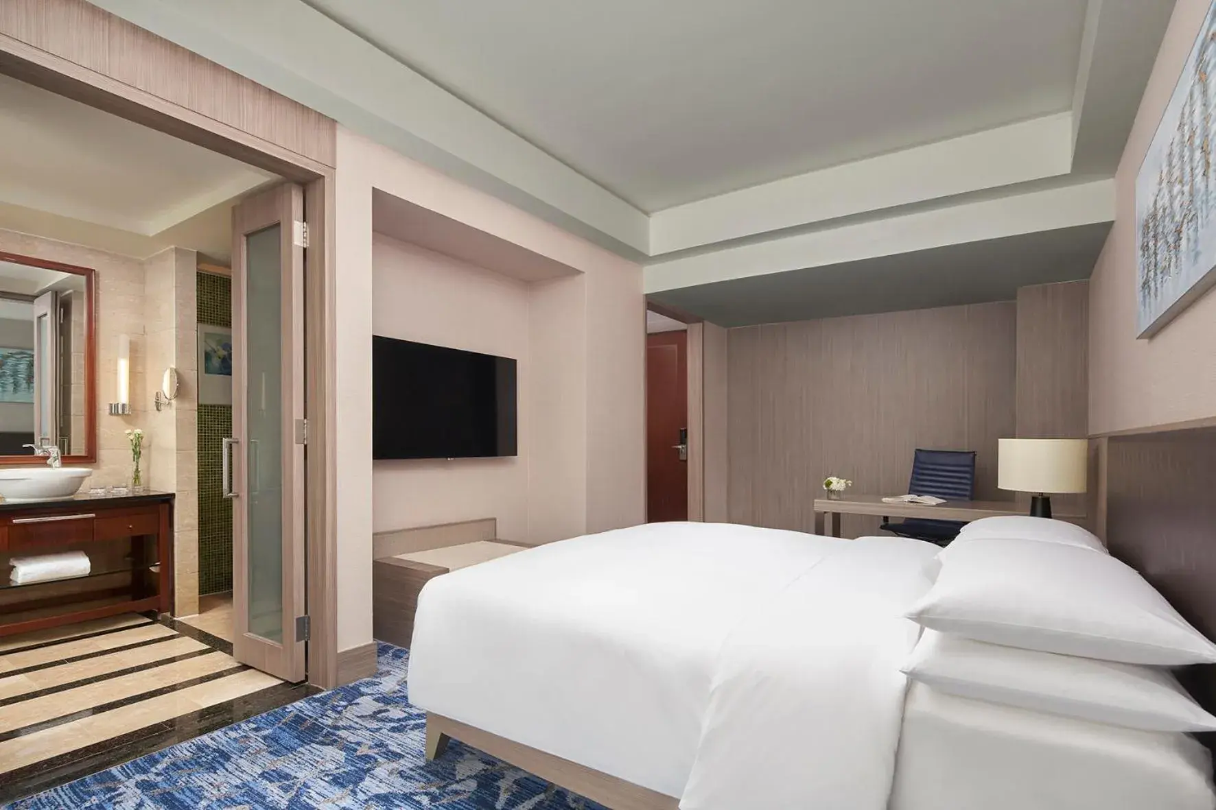 Deluxe Queen Room in Nanning Marriott Hotel Deluxe Queen Room in Nanning Marriott Hotel