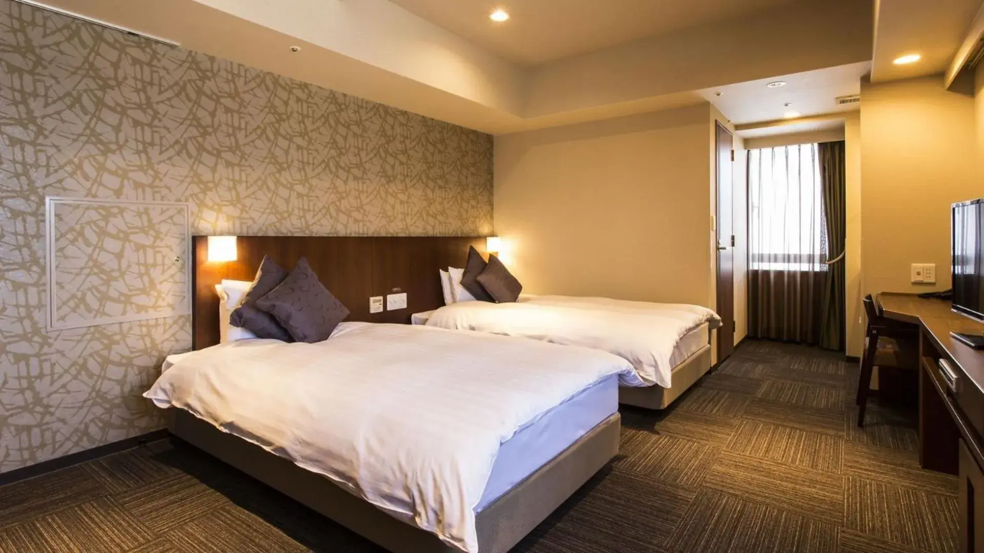 Corner Twin Room - single occupancy - Non-Smoking in Dormy Inn Kumamoto Natural Hot Spring Corner Twin Room - single occupancy - Non-Smoking in Dormy Inn Kumamoto Natural Hot Spring