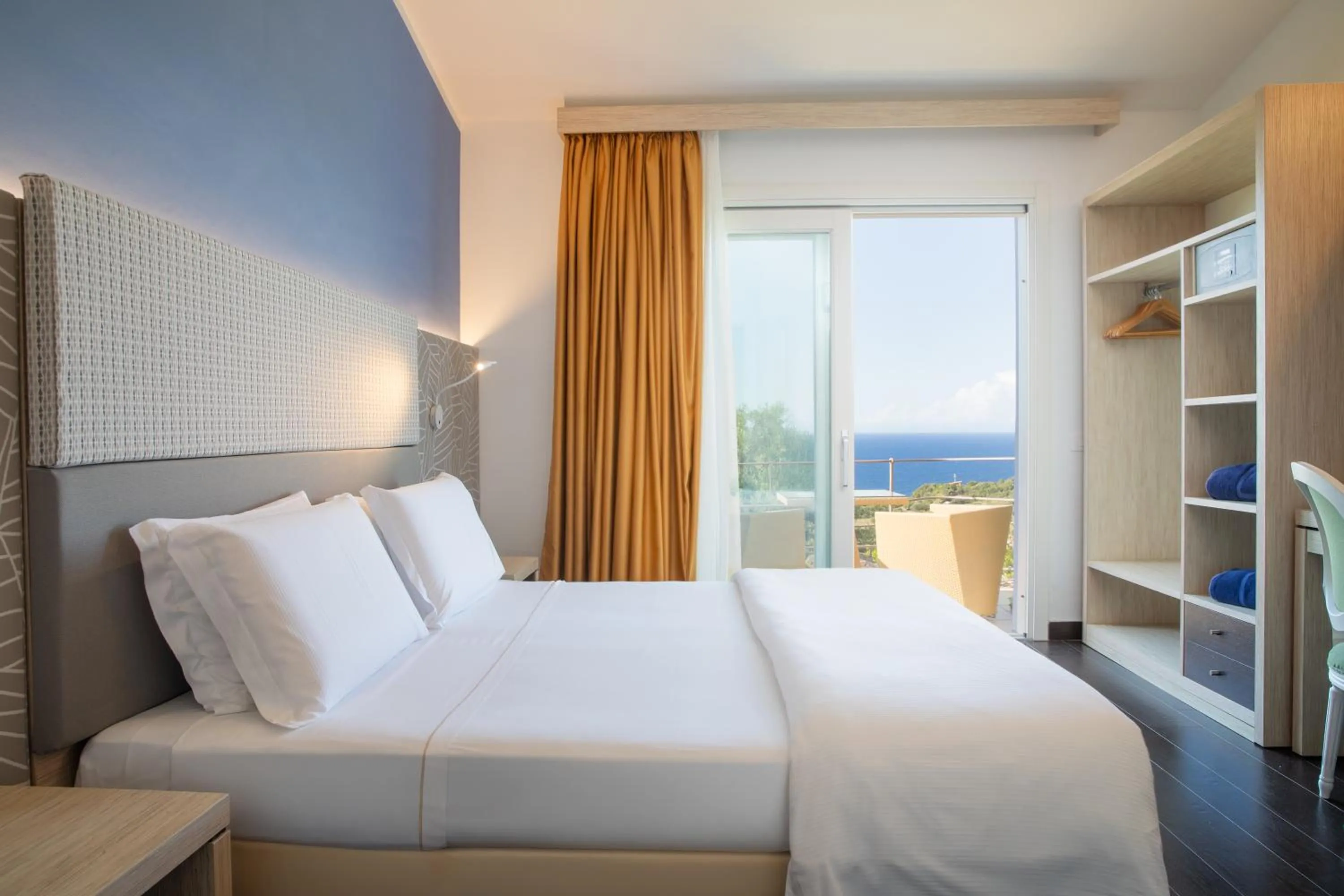 Photo of the whole room, Bed in Bajaloglia Resort