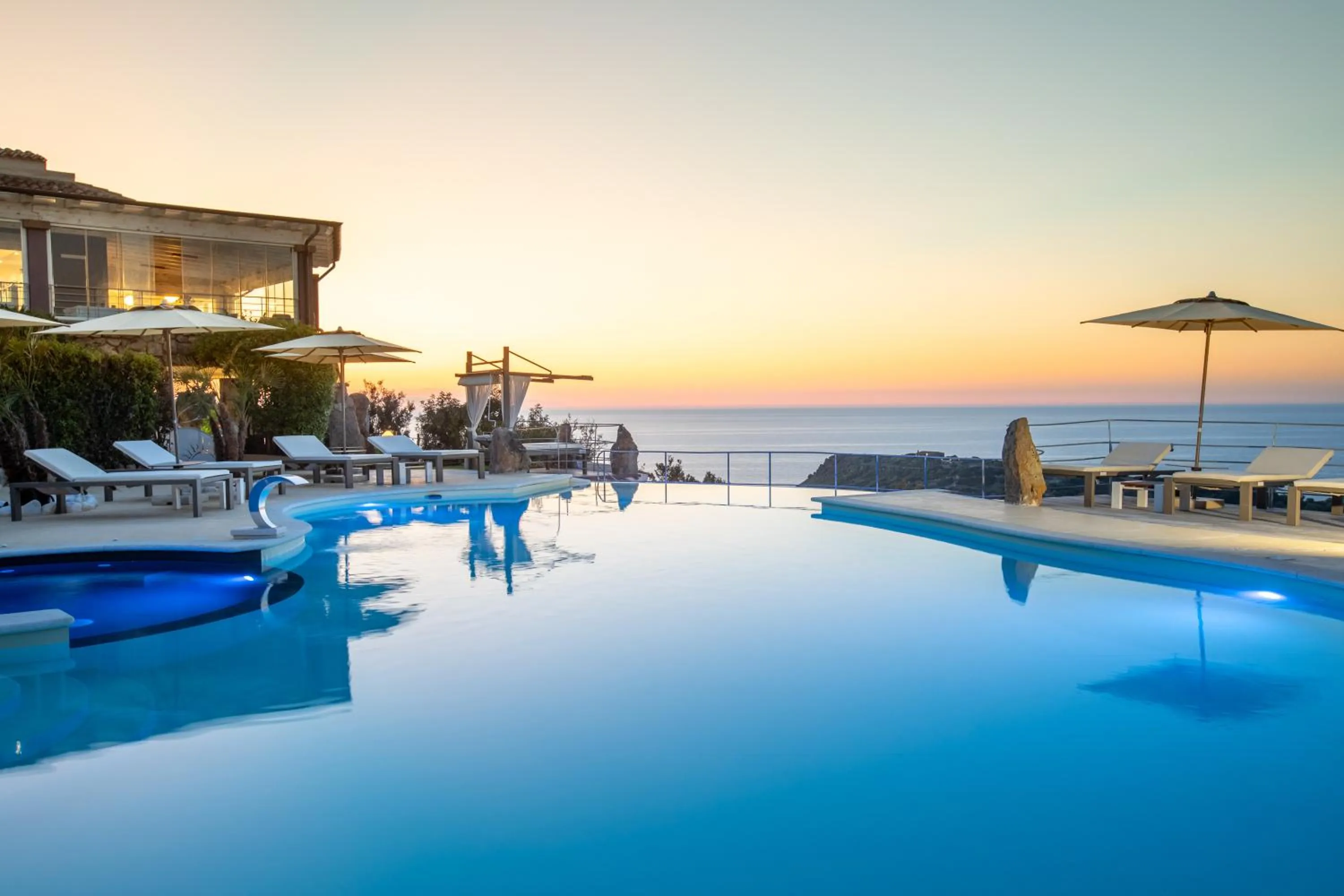 Swimming pool in Bajaloglia Resort