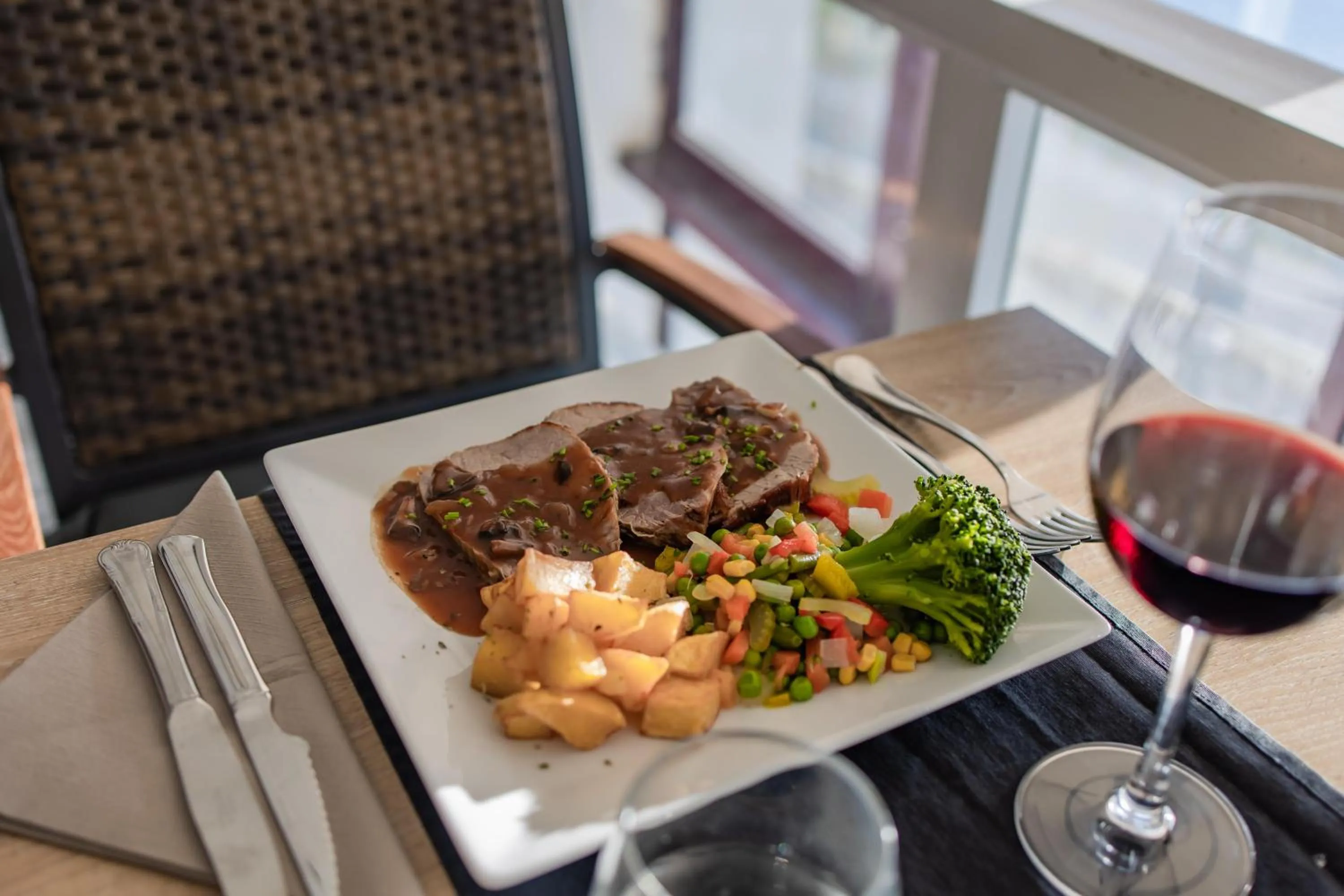 Restaurant/places to eat in Servatur Green Beach