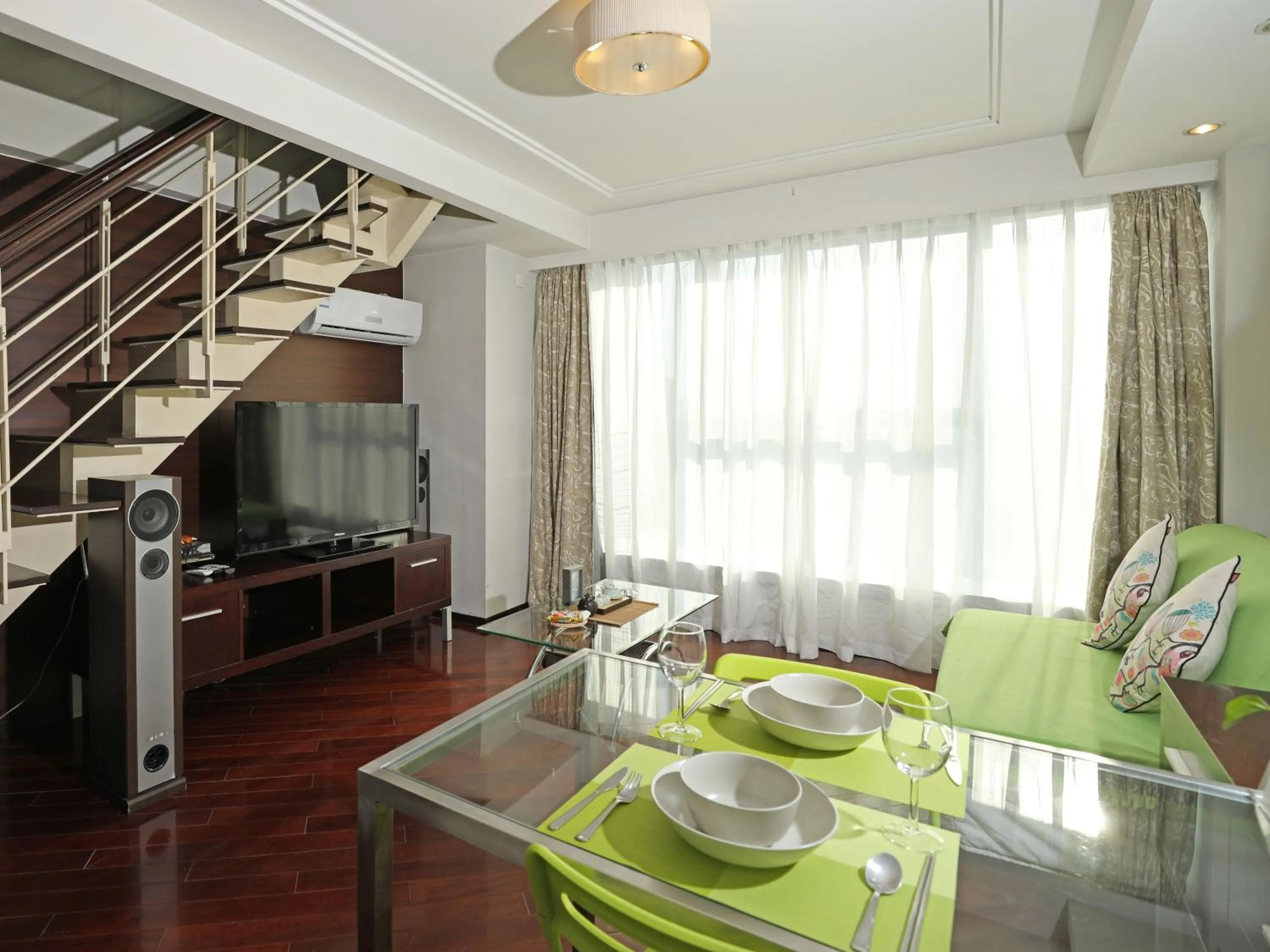 Shanghai Cosmo World Union Service Apartment