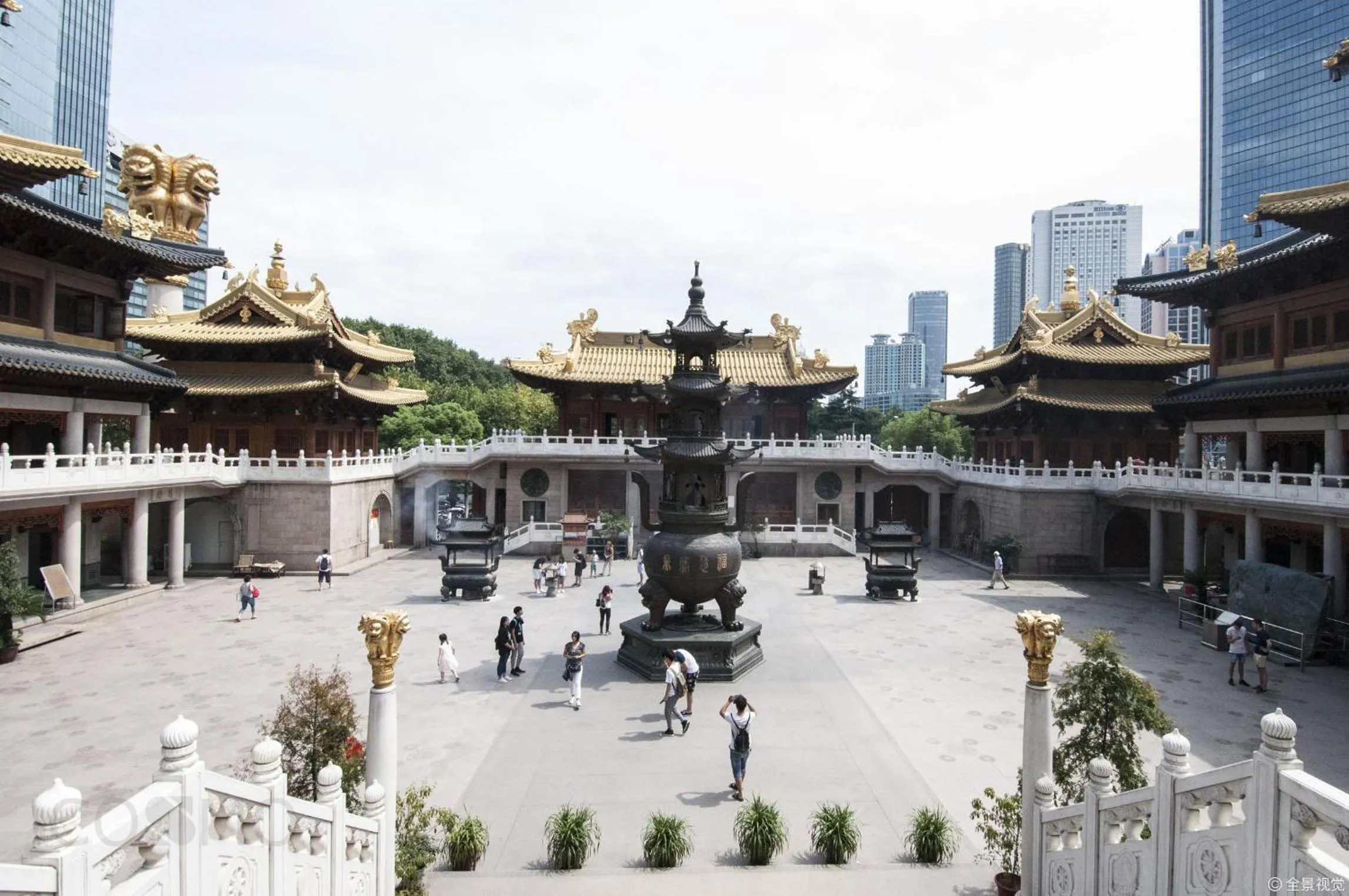 Shanghai Cosmo World Union Service Apartment