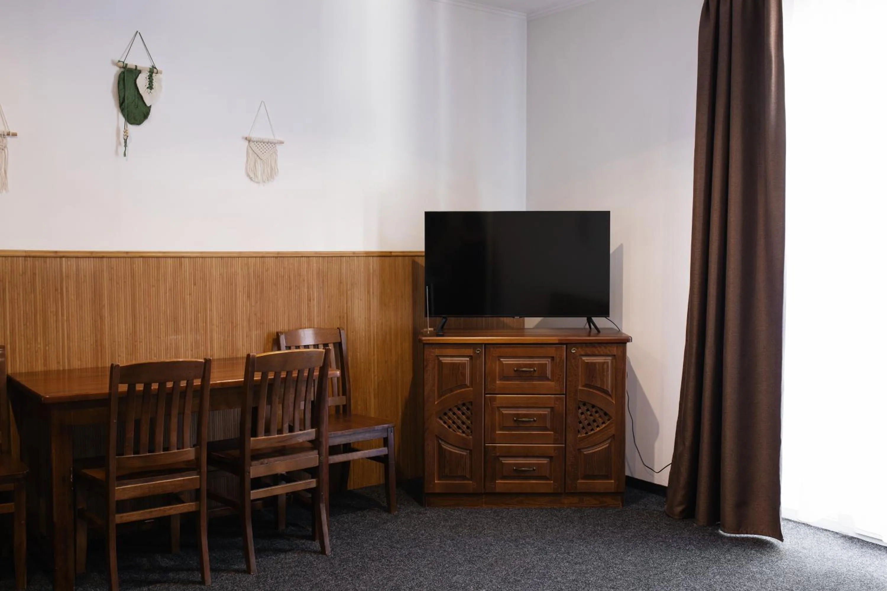 Dining area in ZimaSnow Ski & Spa Club