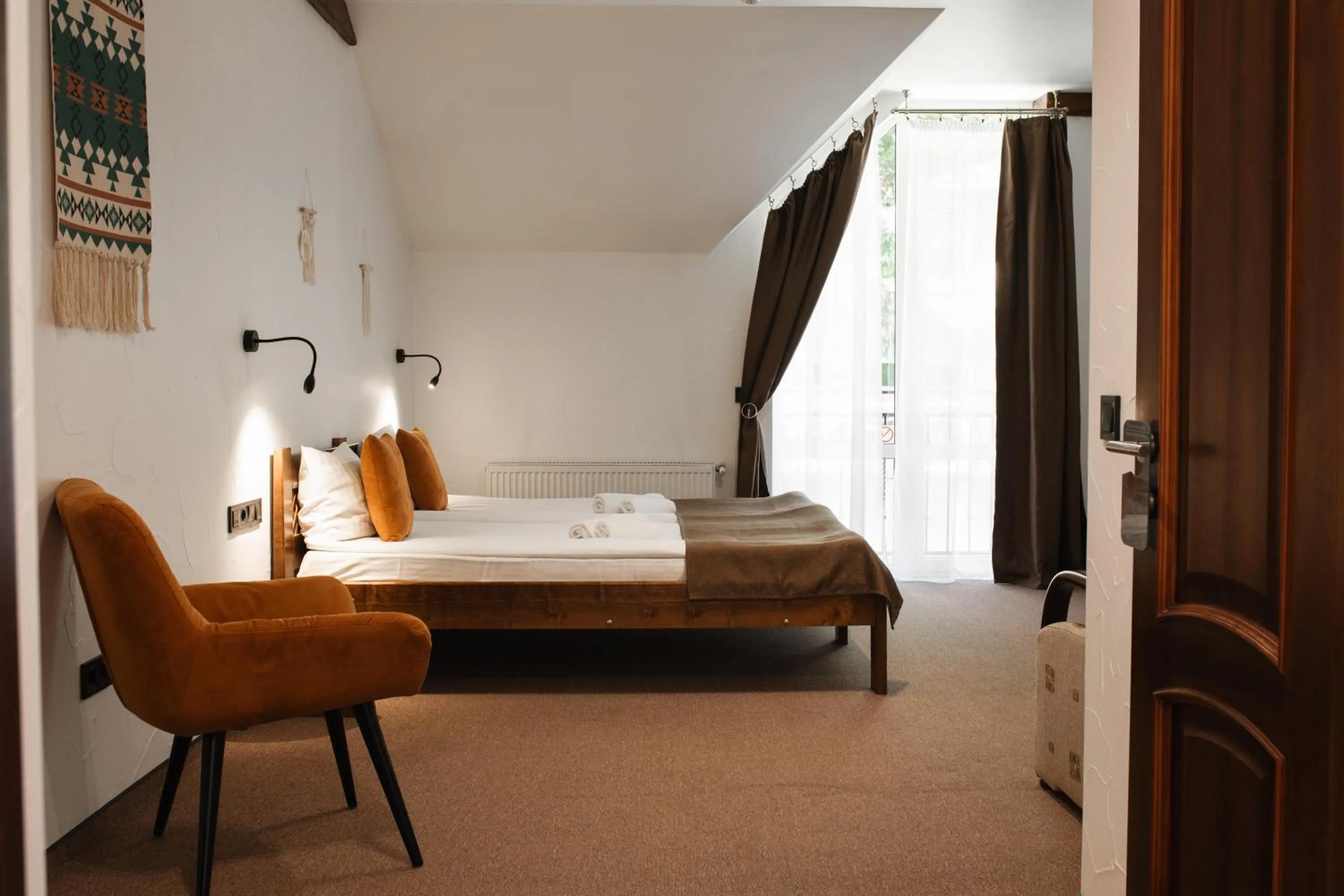 Bedroom, Bed in ZimaSnow Ski & Spa Club