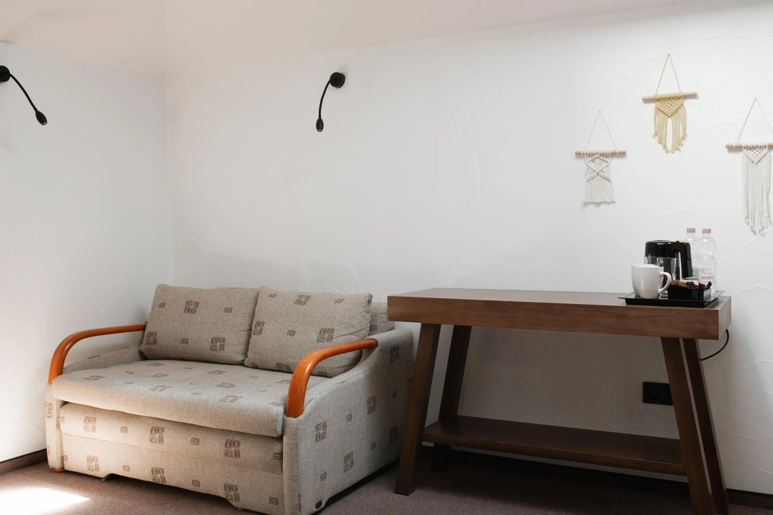 Seating area in ZimaSnow Ski & Spa Club