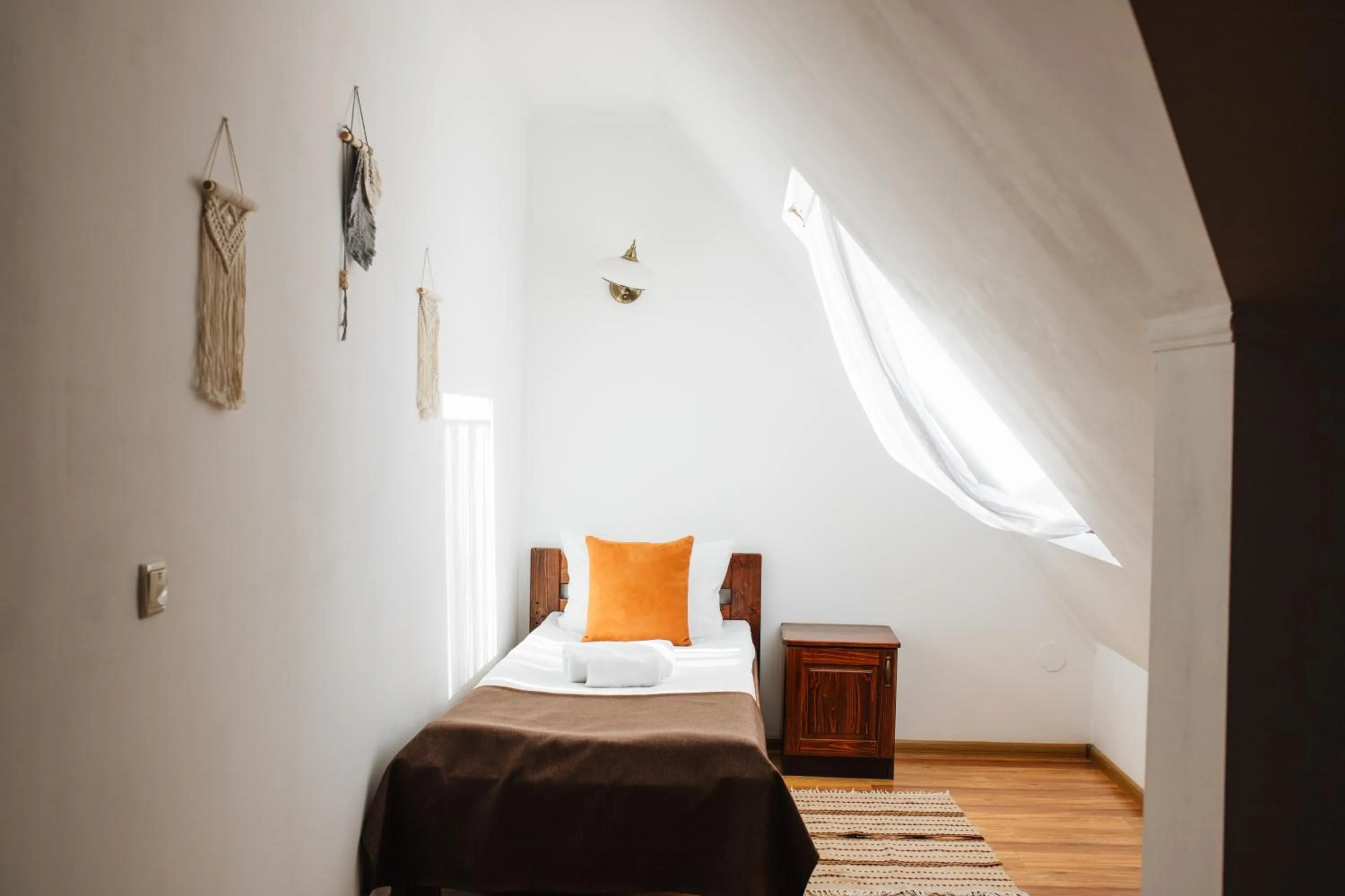 Bed in ZimaSnow Ski & Spa Club