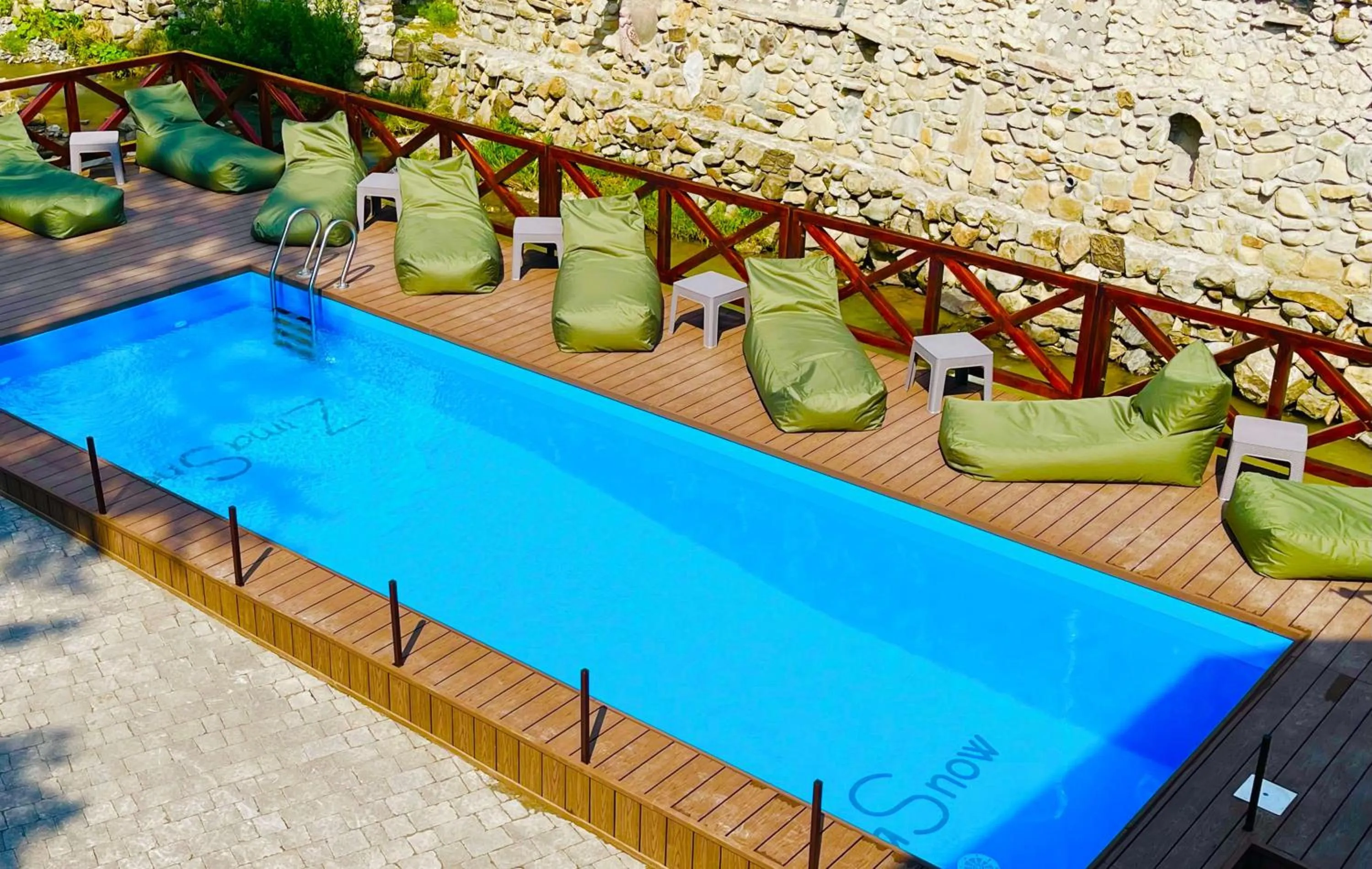 Swimming pool in ZimaSnow Ski & Spa Club