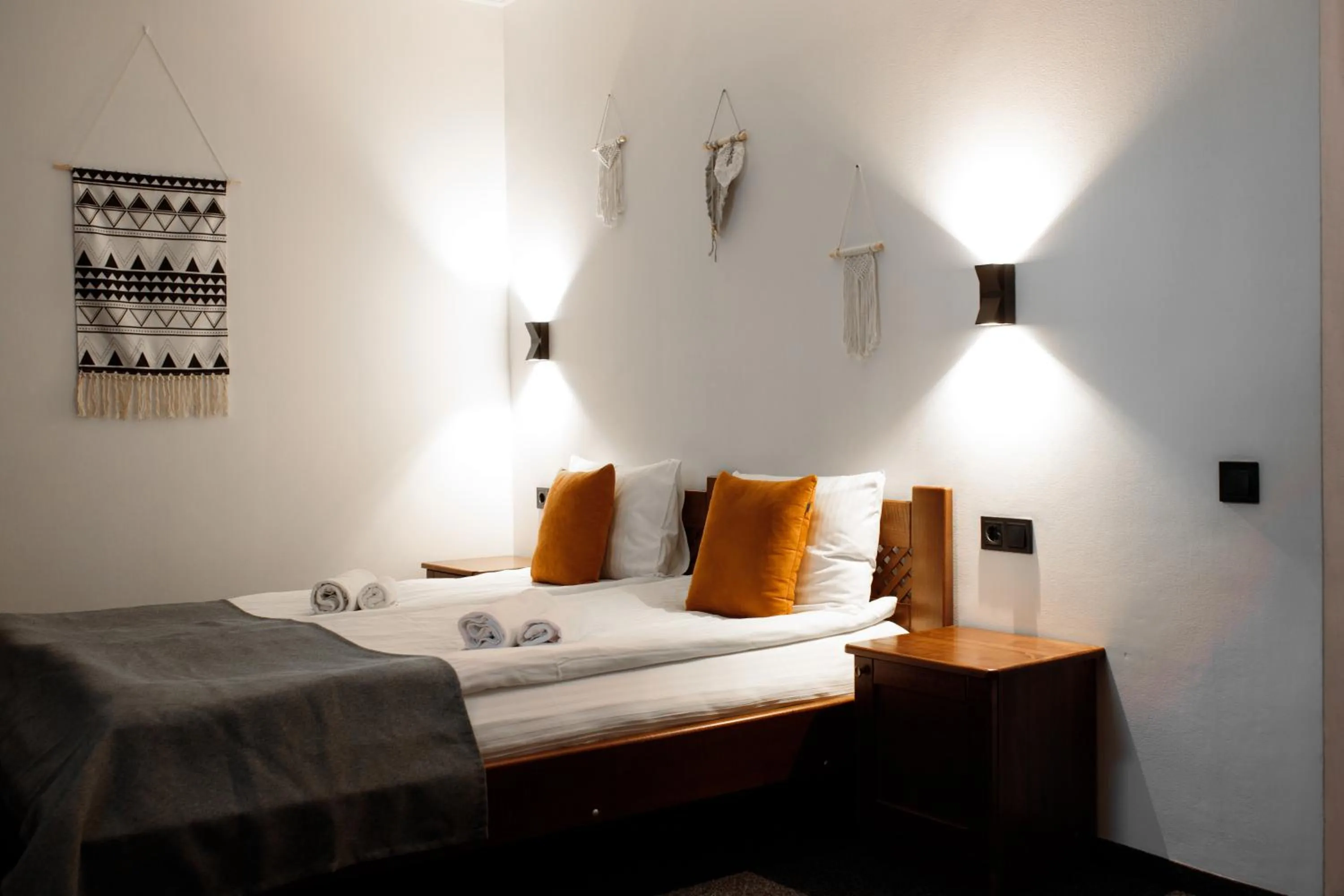 Bed in ZimaSnow Ski & Spa Club