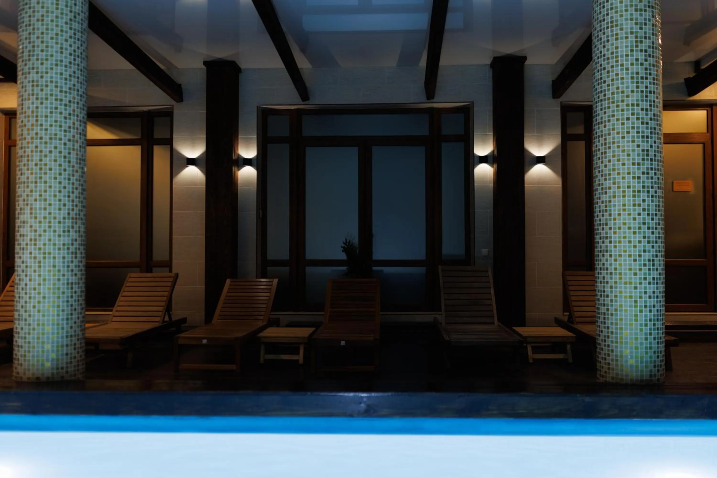 Swimming pool in ZimaSnow Ski & Spa Club