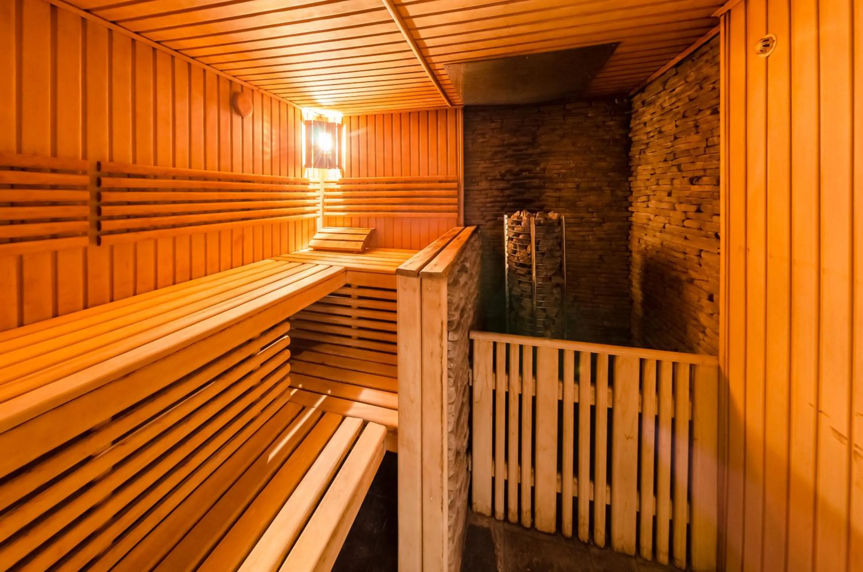 Massage in ZimaSnow Ski & Spa Club