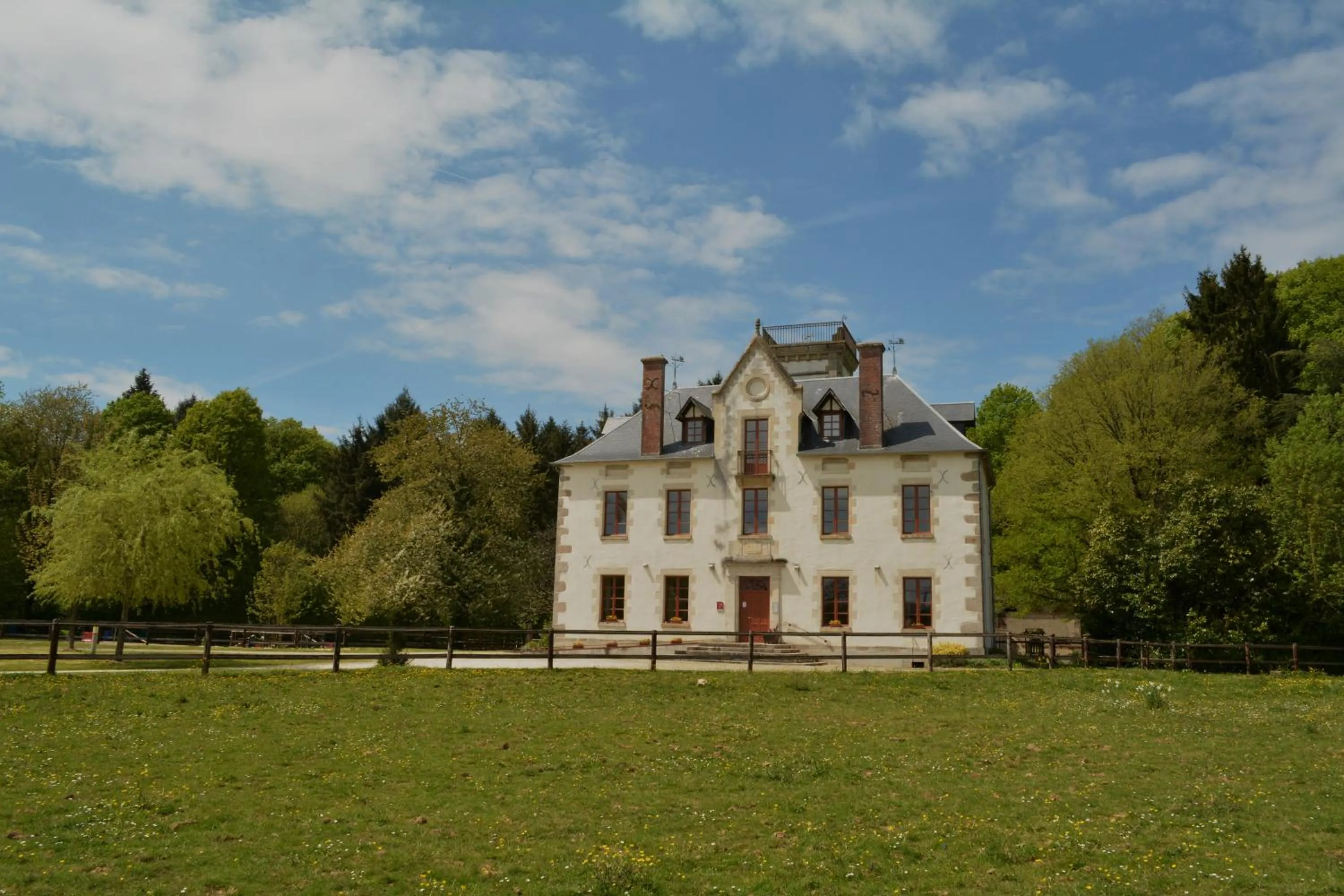 Facade/entrance in Domaine de Chantemerle