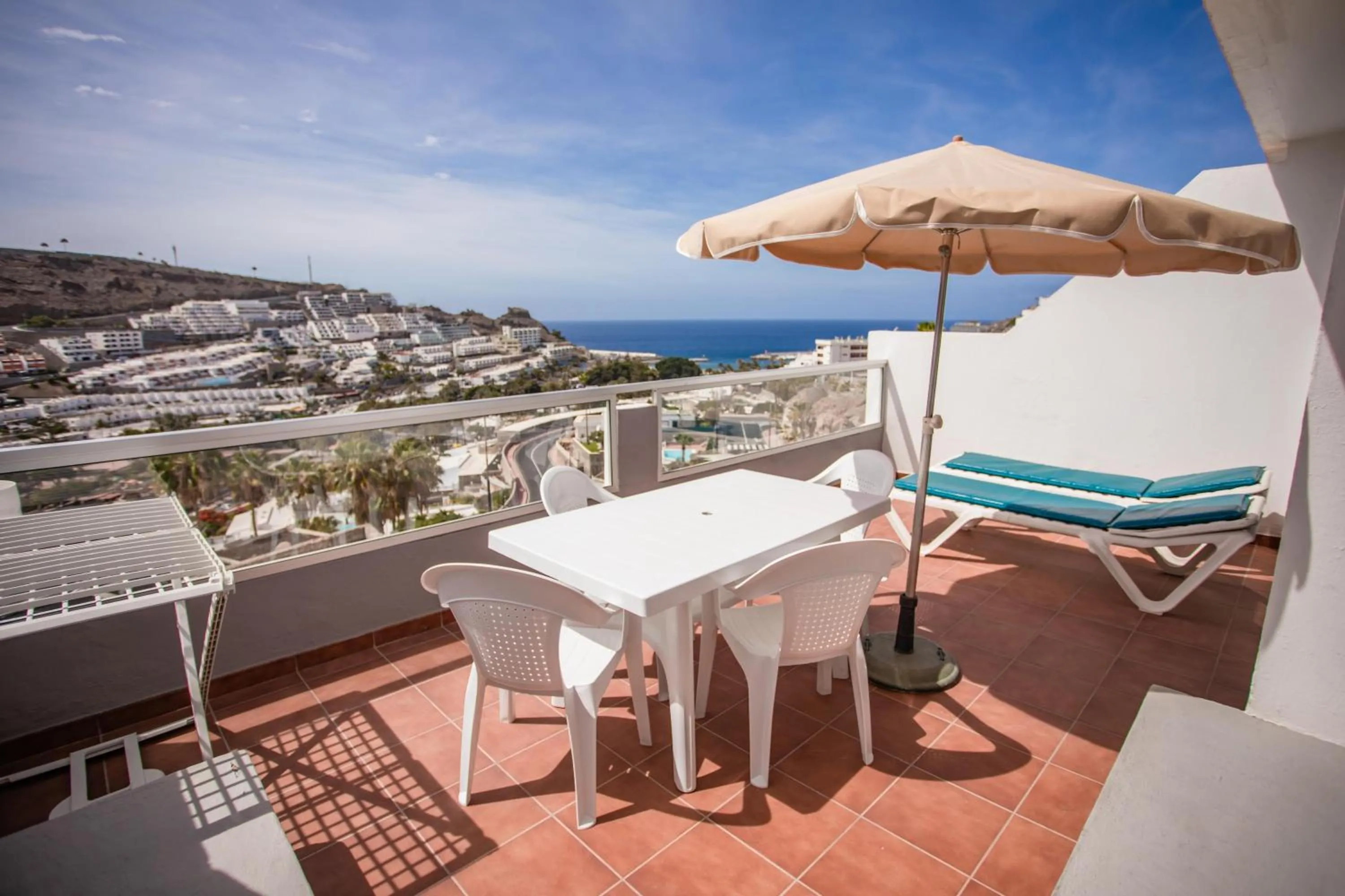 Photo of the whole room in Servatur Montebello