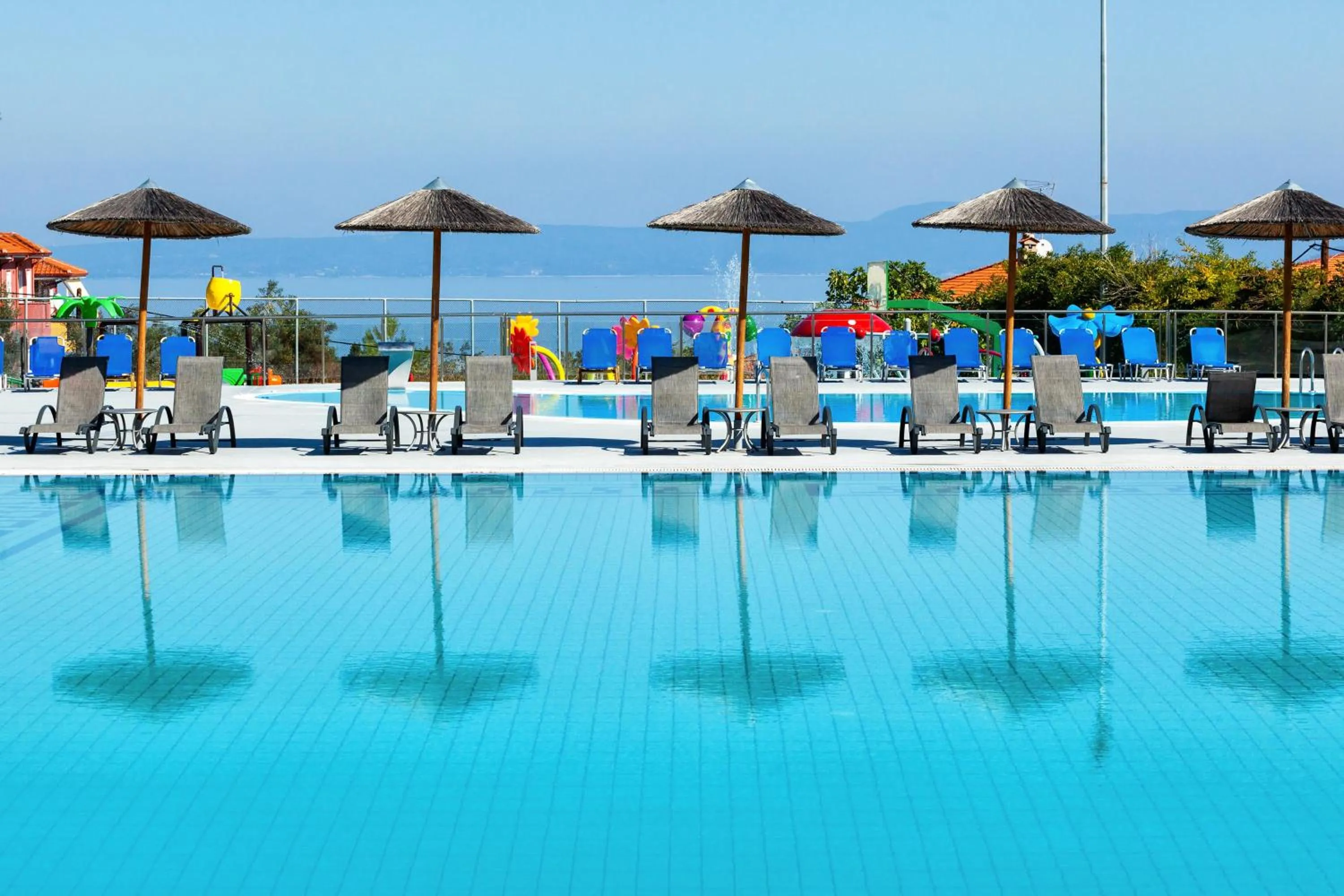 Swimming pool in Atrium Hotel